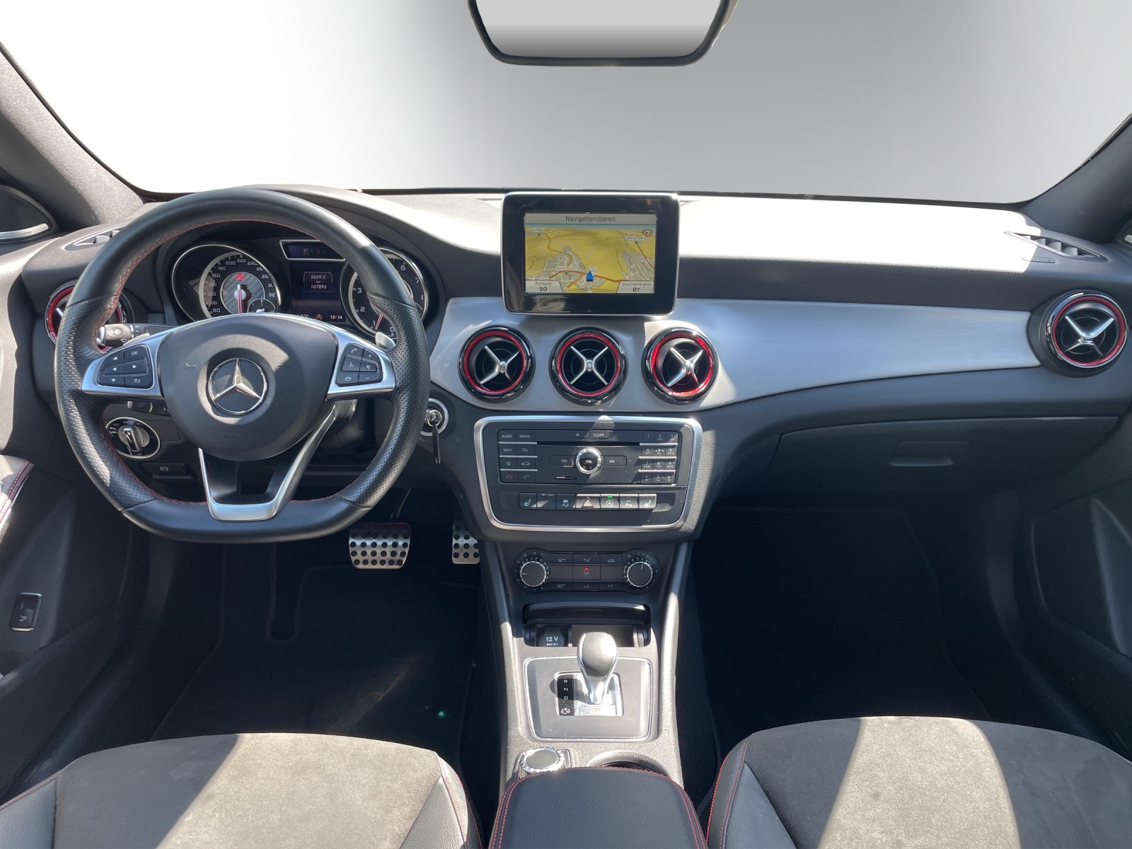 MERCEDES-BENZ CLA 45 AMG 4Matic Speedshift-image-13