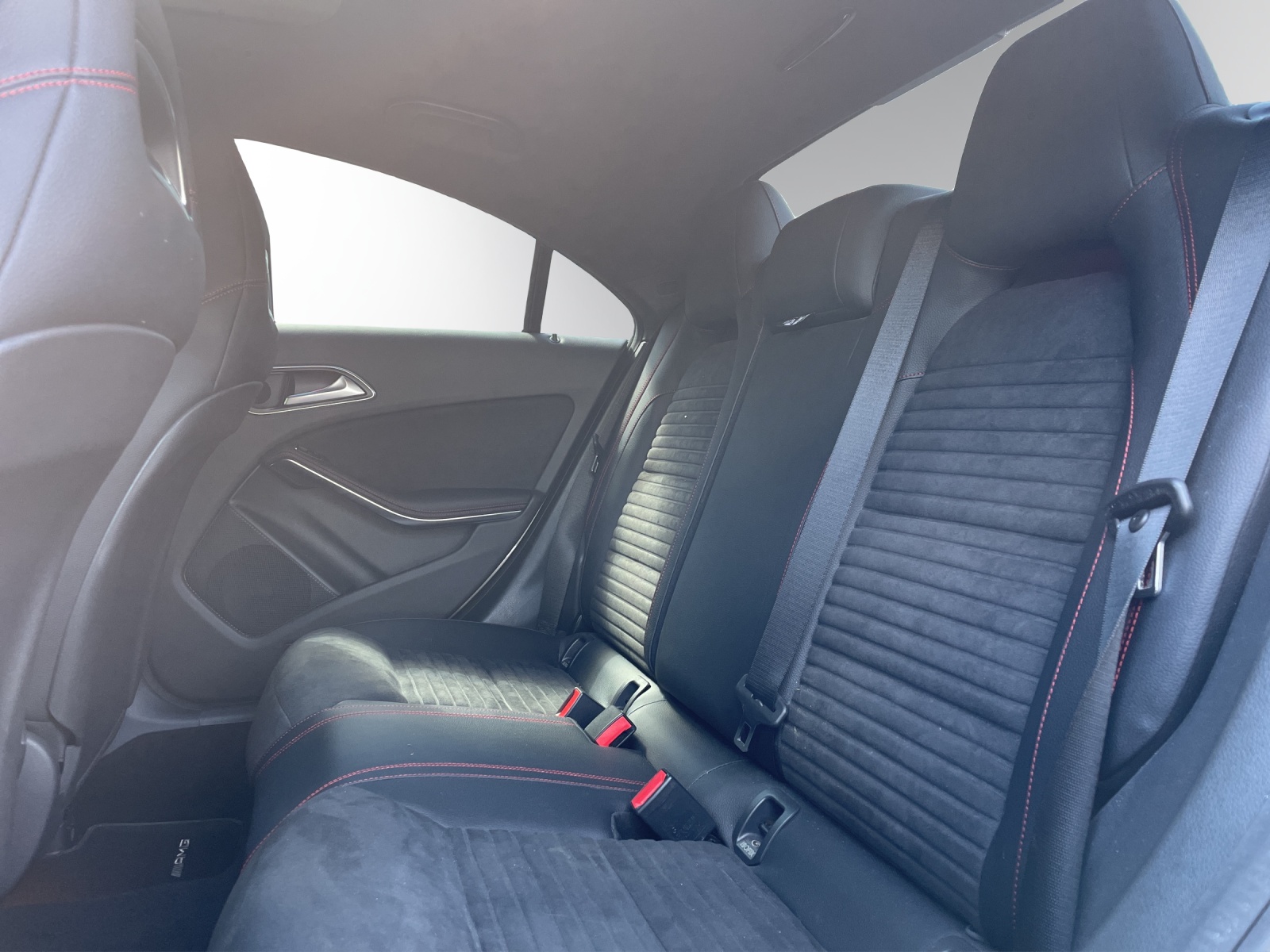 MERCEDES-BENZ CLA 45 AMG 4Matic Speedshift-image-9