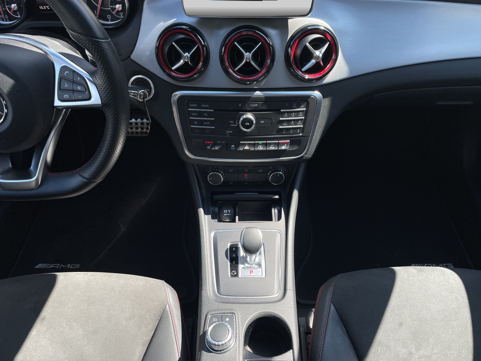 MERCEDES-BENZ CLA 45 AMG 4Matic Speedshift-image-14