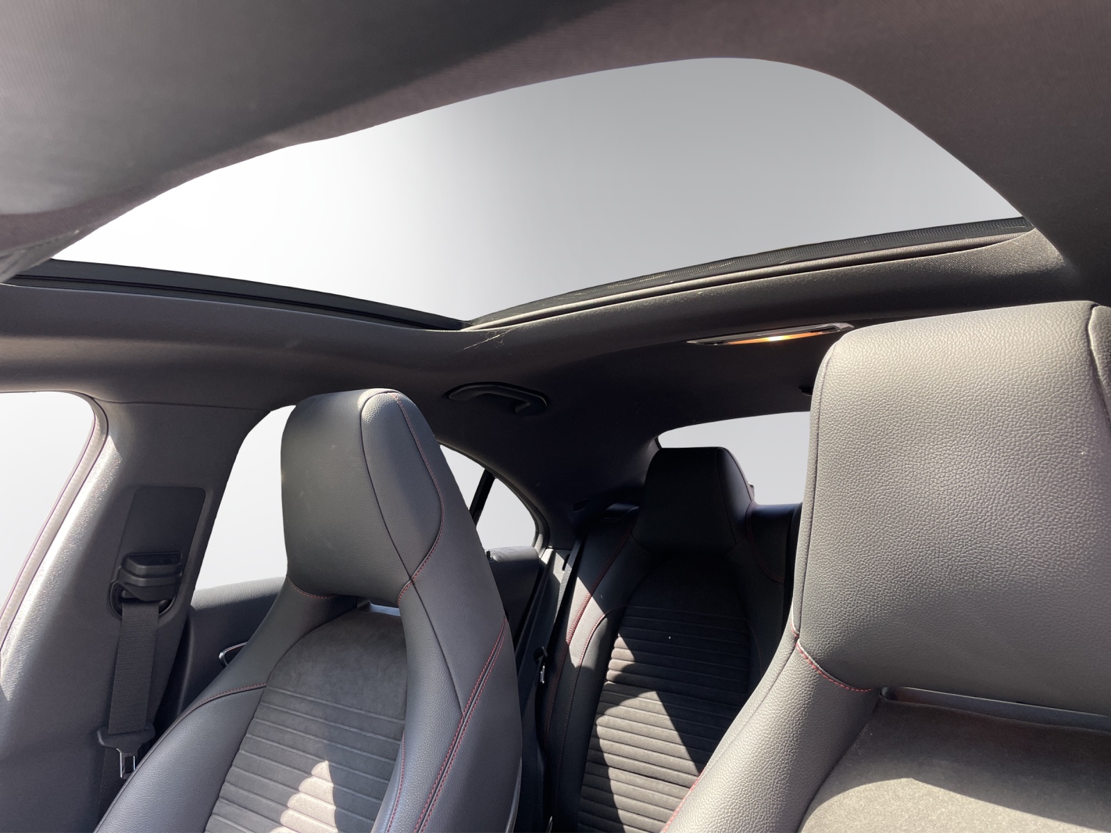 MERCEDES-BENZ CLA 45 AMG 4Matic Speedshift-image-11