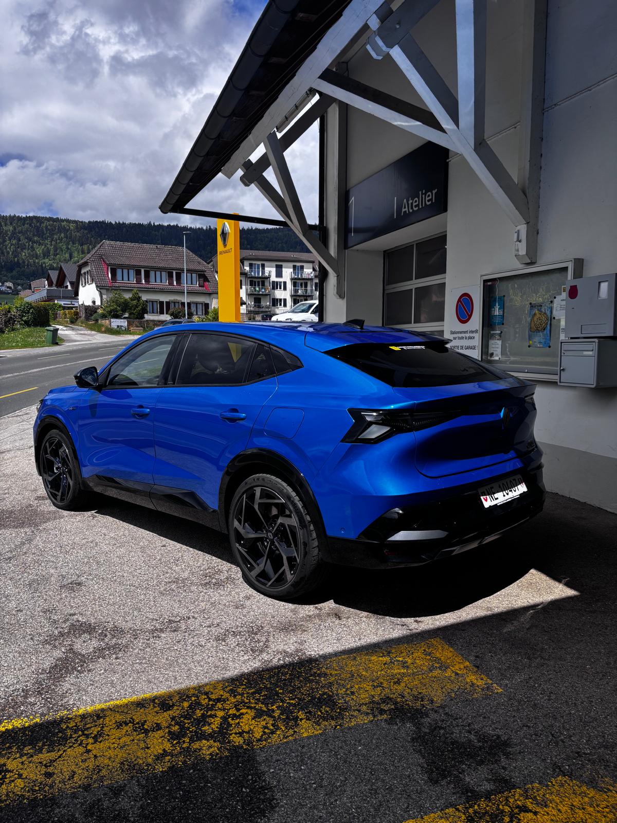 RENAULT Rafale 1.2 E-Tech Plug-in Hybrid 300 4x4 Esprit Alpine-image-4