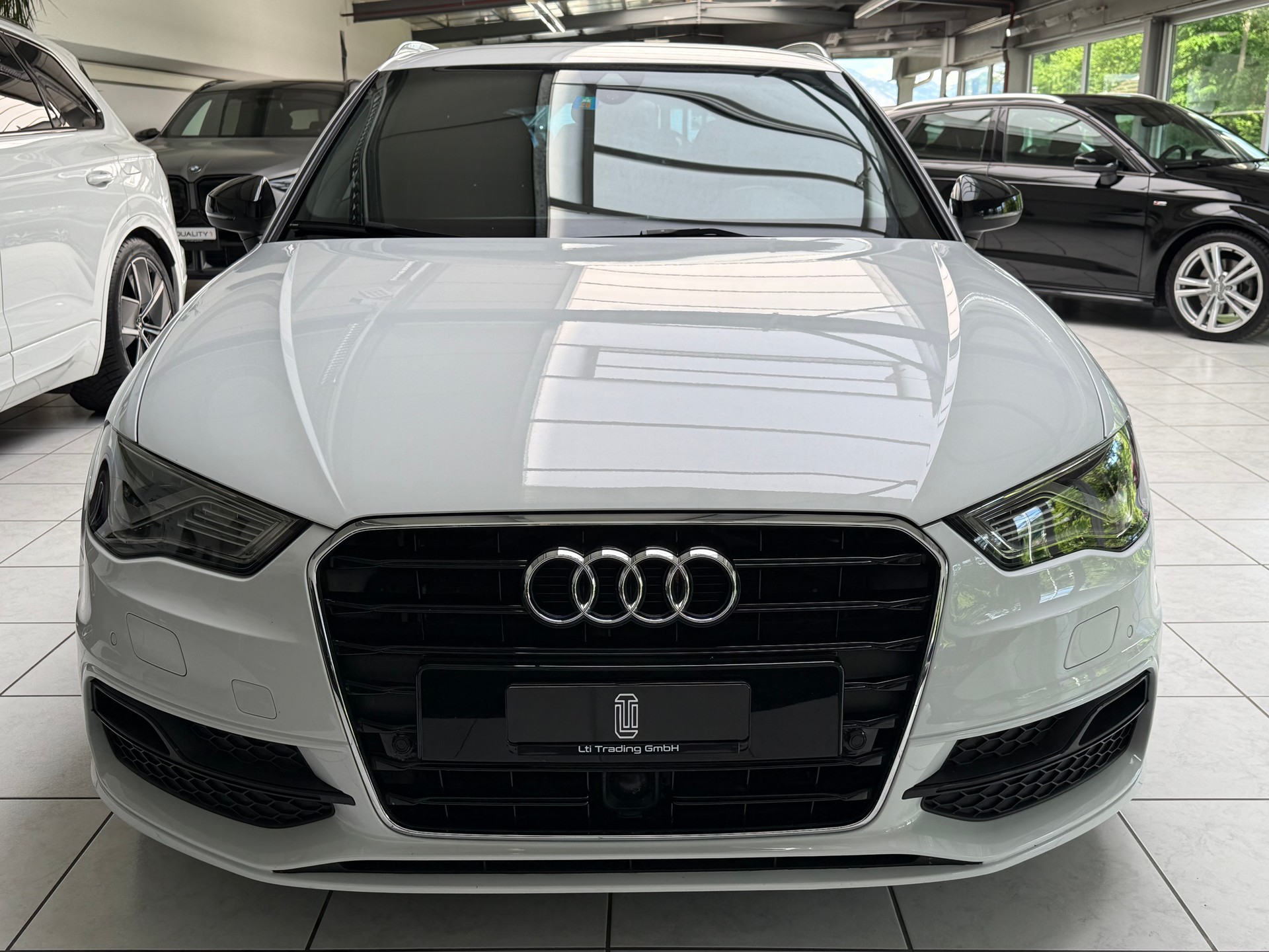 AUDI A3 Sportback 1.4 TFSI Ambition S-tronic-image-6