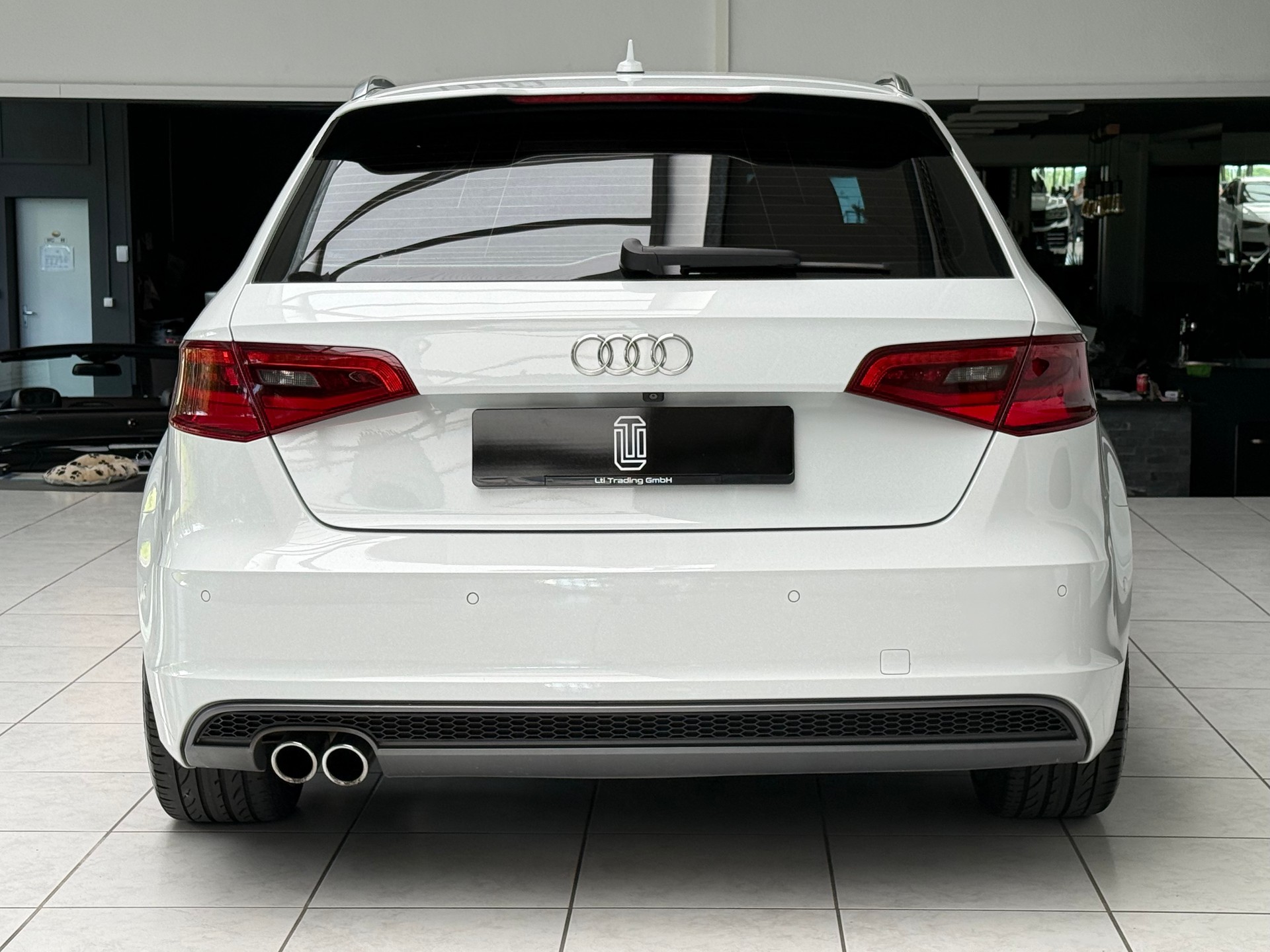 AUDI A3 Sportback 1.4 TFSI Ambition S-tronic-image-3
