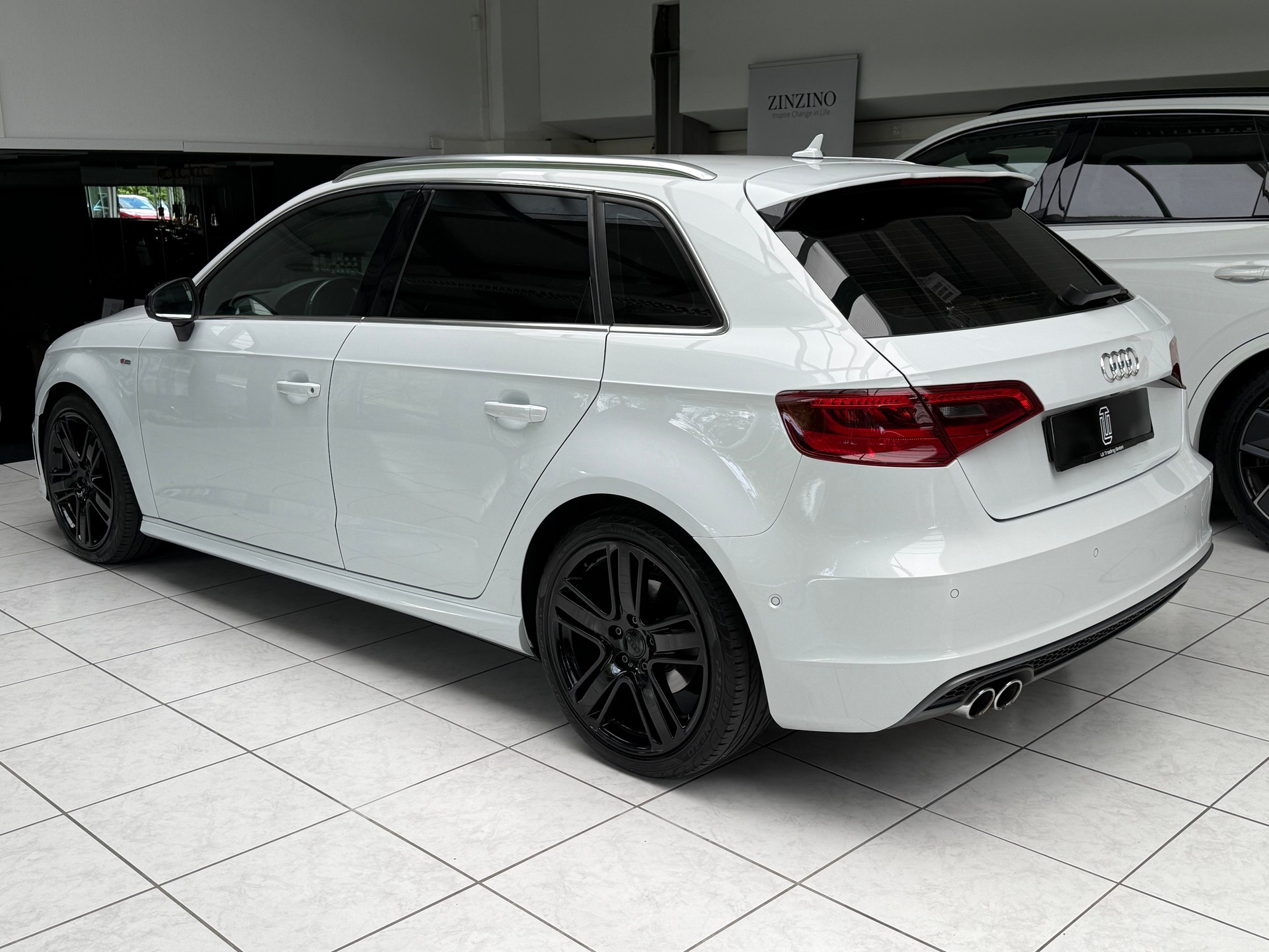 AUDI A3 Sportback 1.4 TFSI Ambition S-tronic-image-2