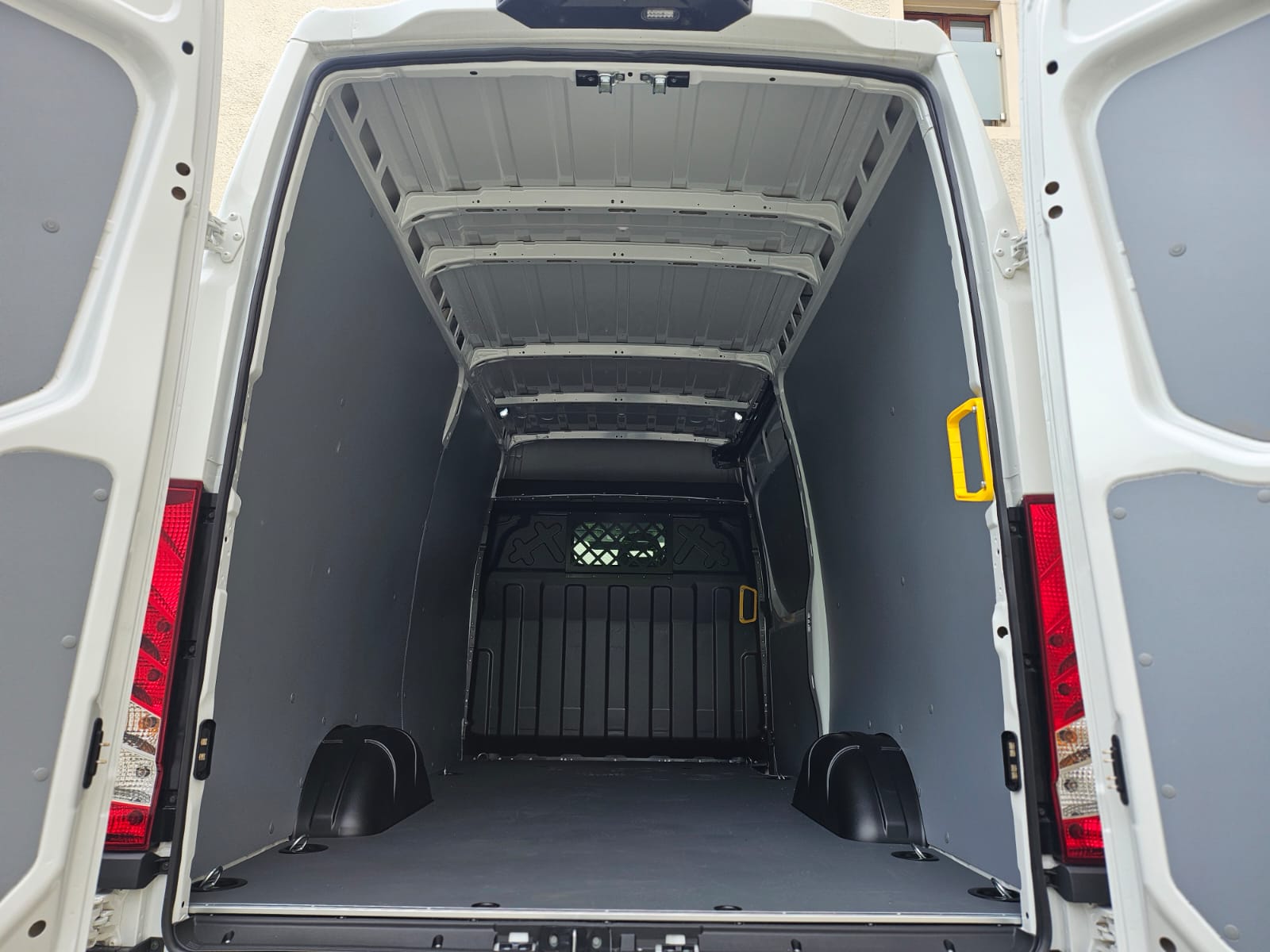 IVECO 35 S 16V MITTELLANG AUTOMAT leasing möglisch-image-2