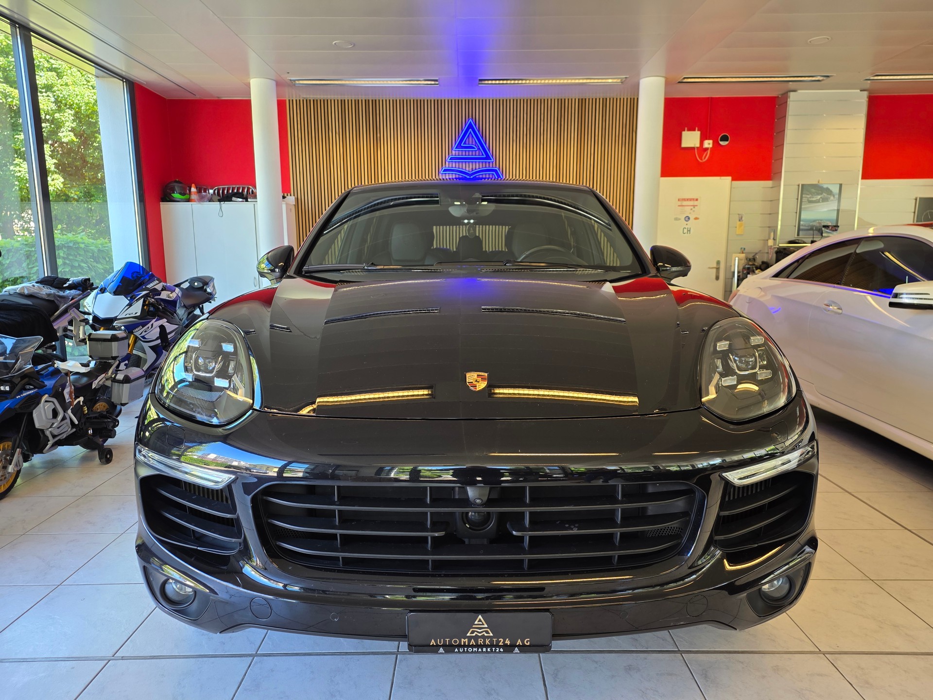 PORSCHE Cayenne S 4.2 V8 TDI Platinum Edition ''alle Service bei Porsche gemacht''-image-1