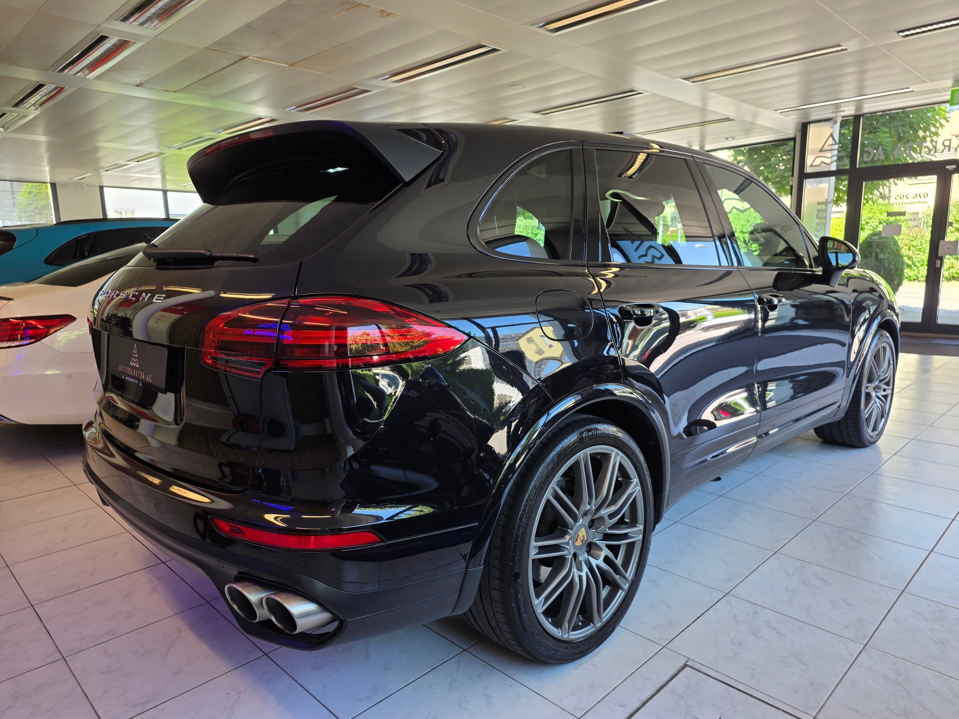 PORSCHE Cayenne S 4.2 V8 TDI Platinum Edition ''alle Service bei Porsche gemacht''-image-13