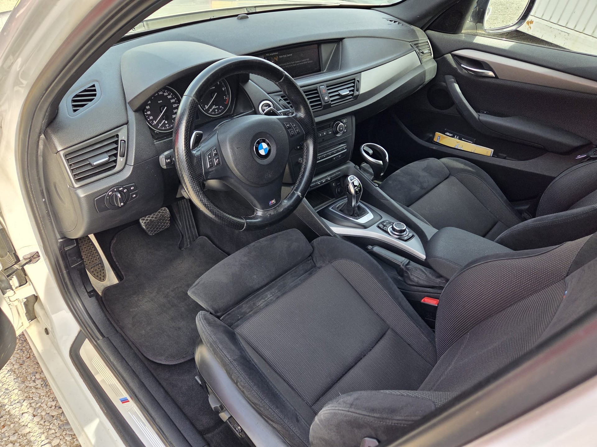 BMW X1 xDrive 28i Steptronic-image-8