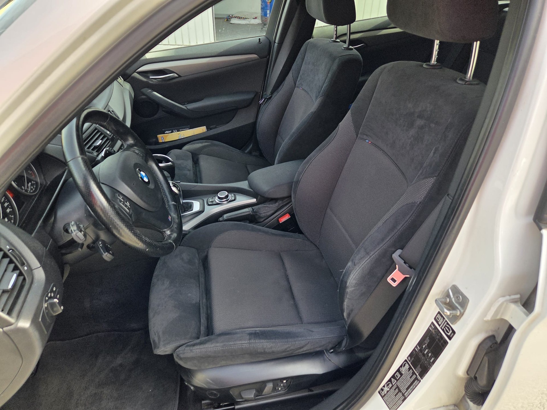 BMW X1 xDrive 28i Steptronic-image-9