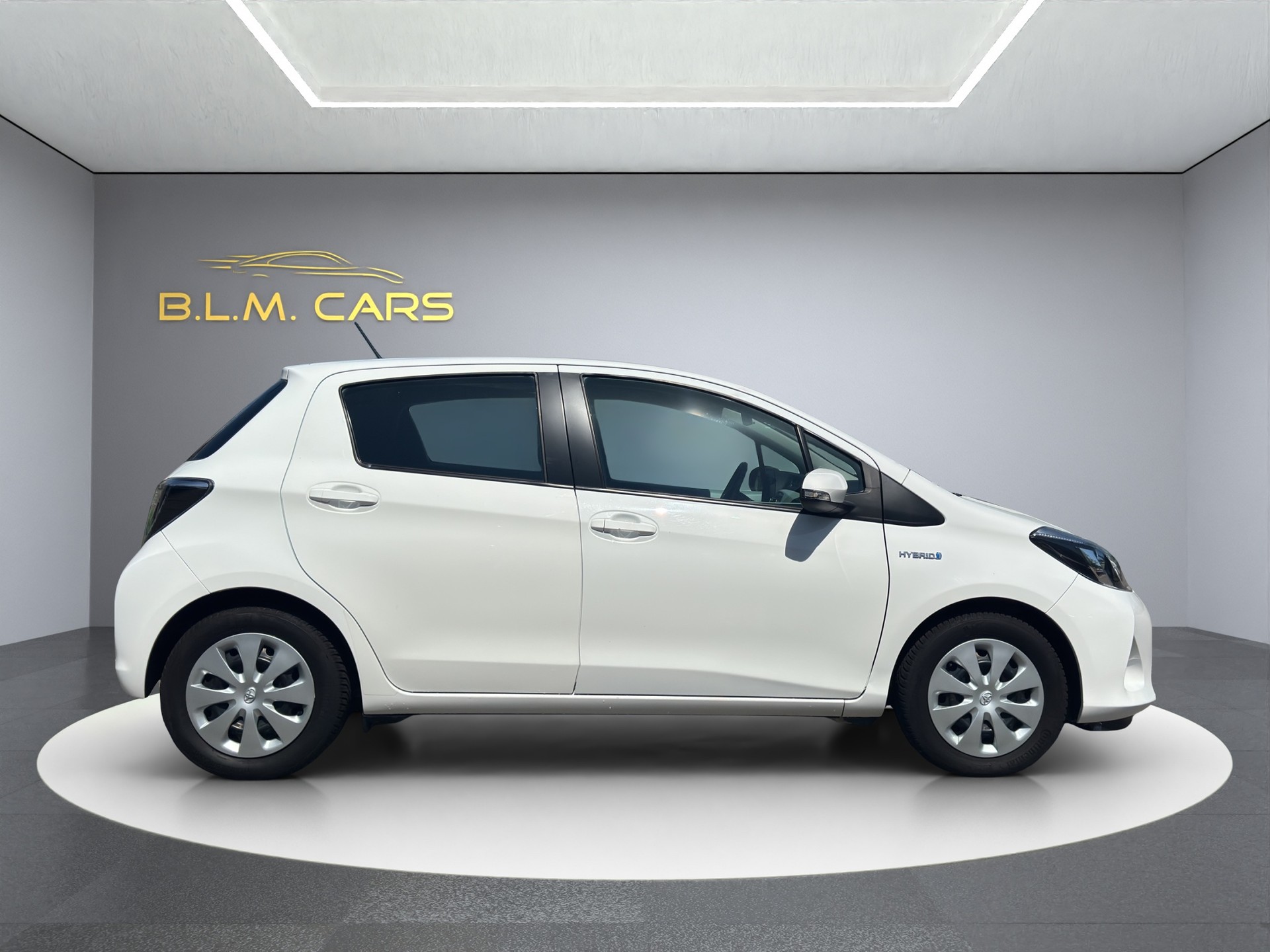 TOYOTA Yaris 1.5 VVT-i Hybrid Luna CVT-image-3