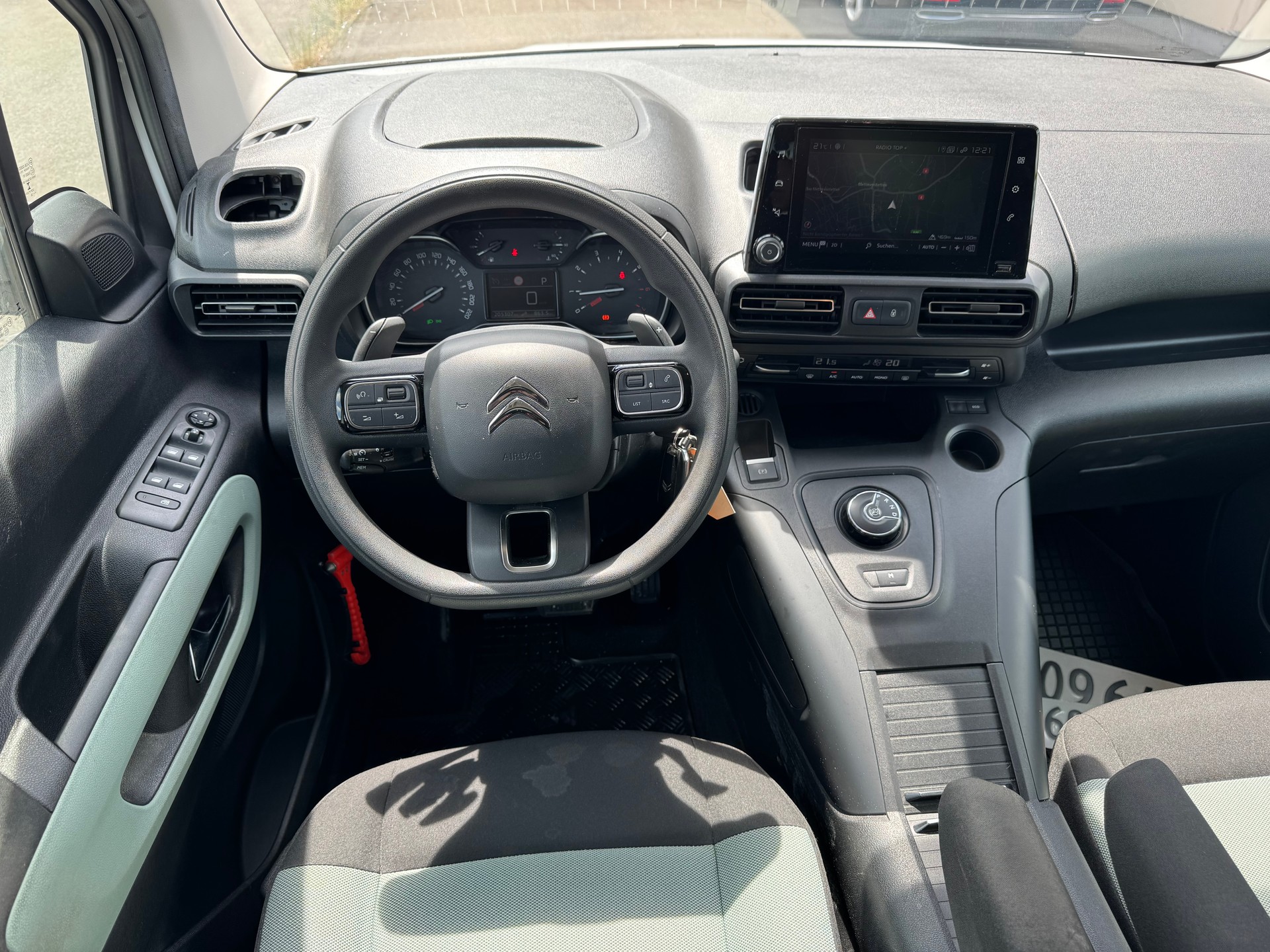 CITROEN Berlingo XL 1.5 BlueHDi Feel EAT8-image-9
