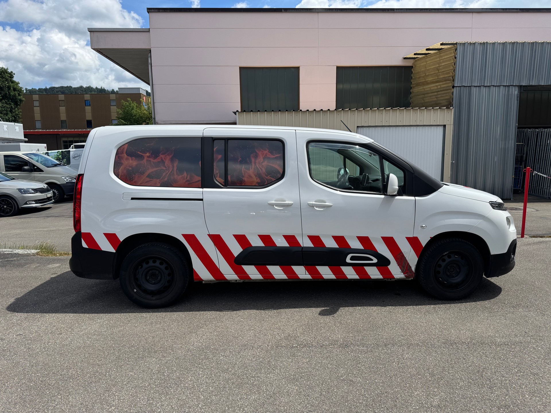 CITROEN Berlingo XL 1.5 BlueHDi Feel EAT8-image-4