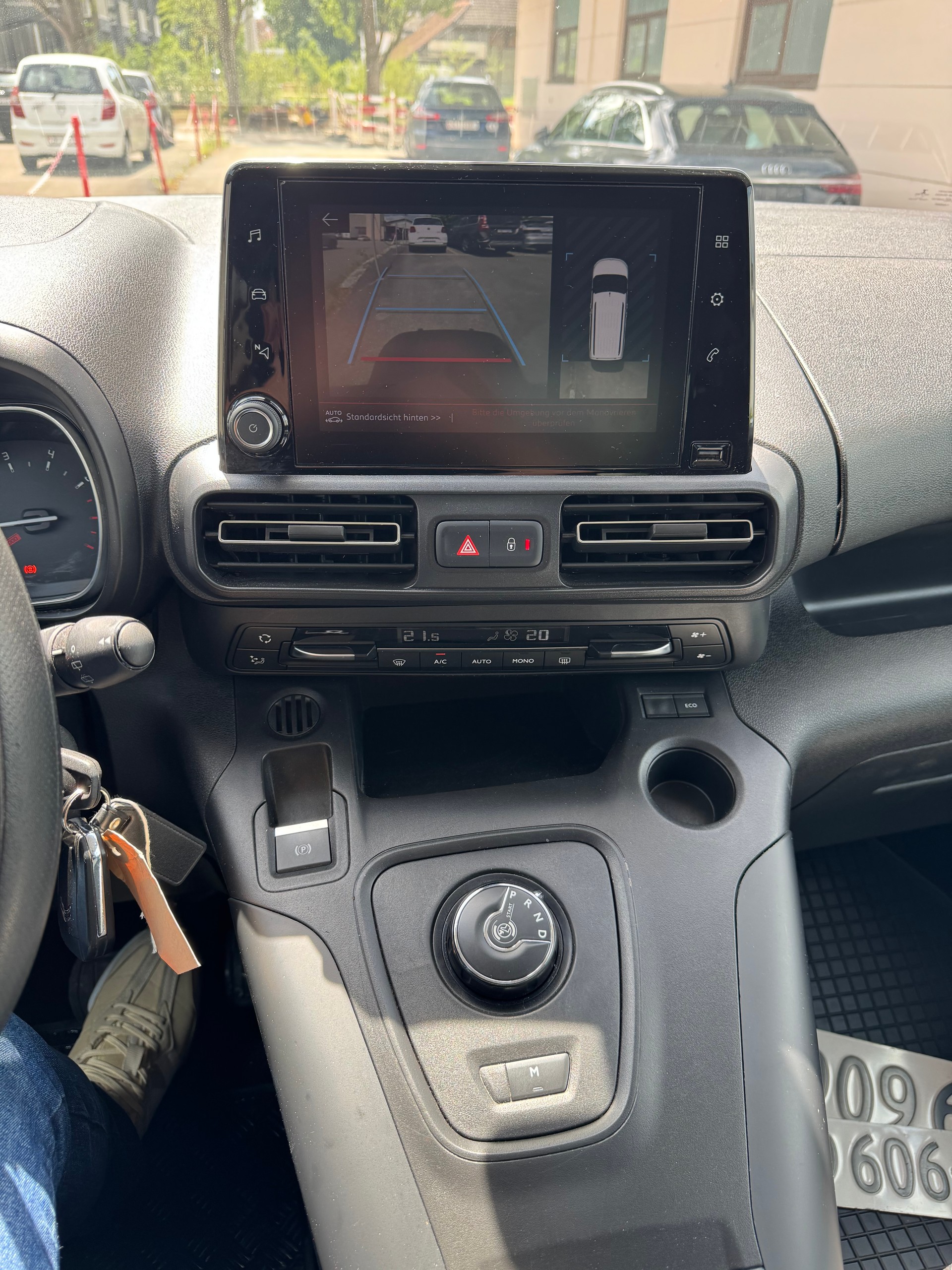 CITROEN Berlingo XL 1.5 BlueHDi Feel EAT8-image-15