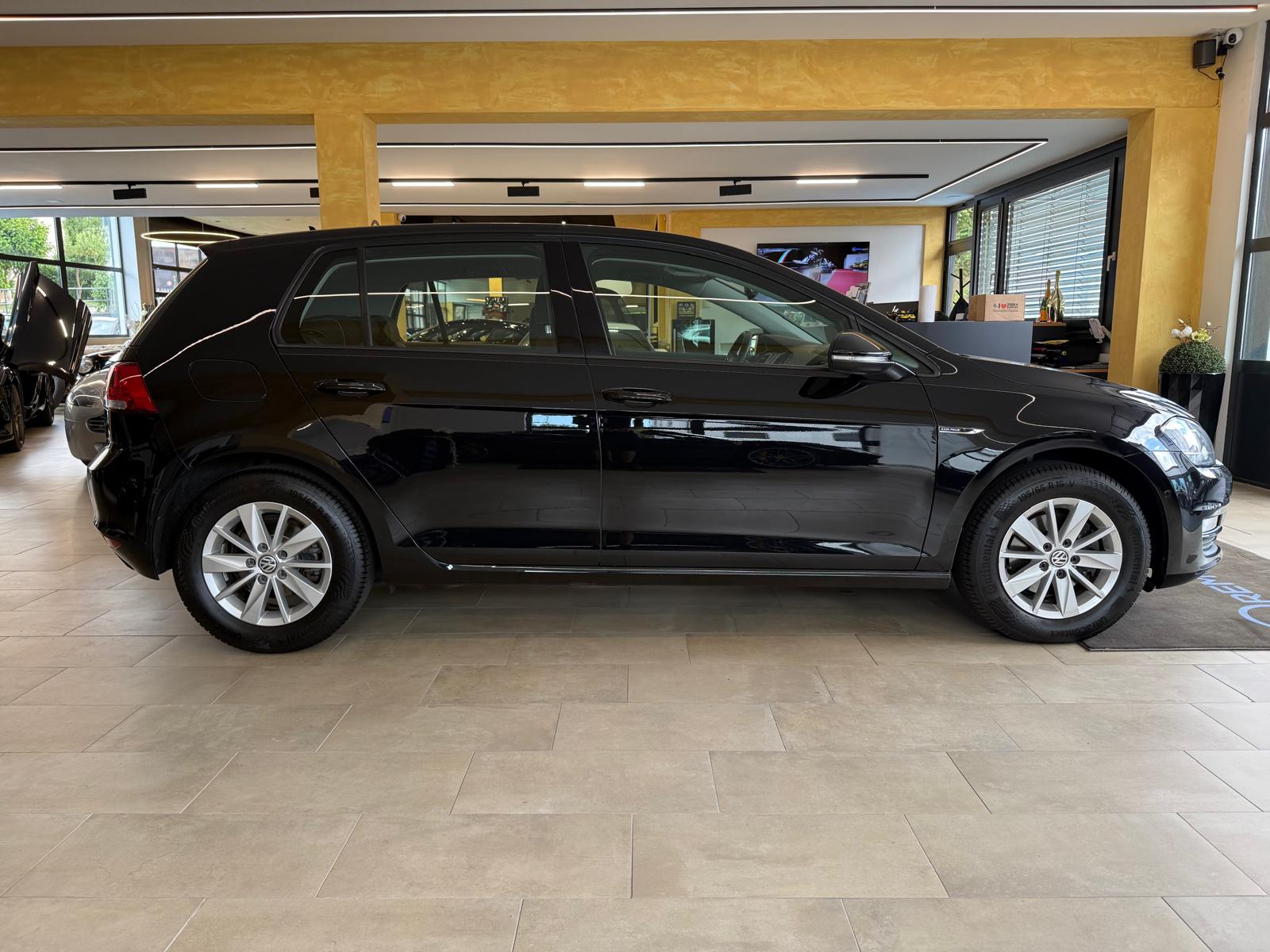 VW Golf 1.4 TSI Lounge DSG-showroom-element-1