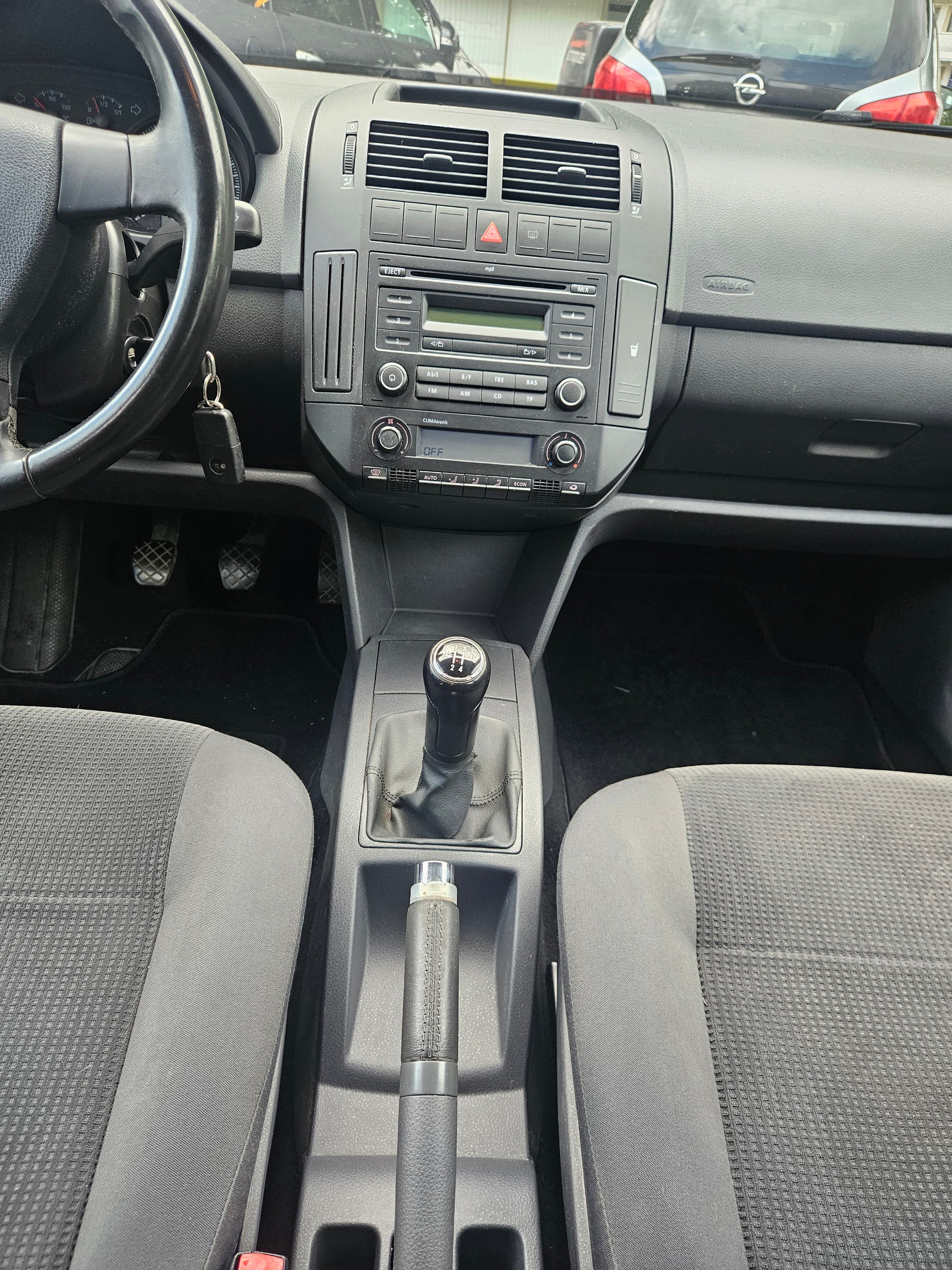 VW Polo 1.4 16V Trendline-image-9