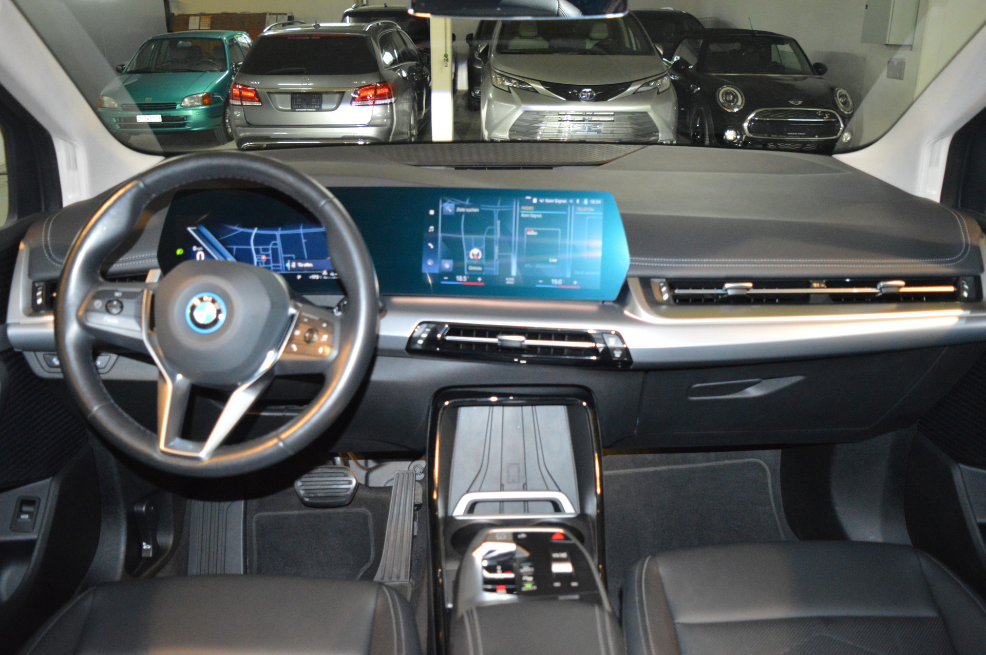 BMW 225e xDrive Active Tourer Luxury Line-image-11