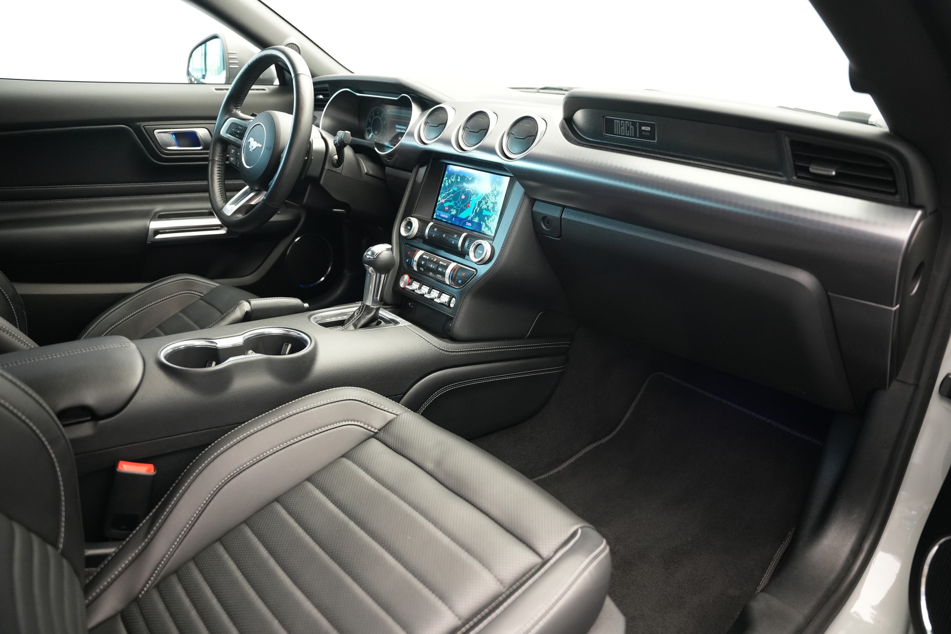 FORD Mustang Fastback 5.0 V8 Mach 1 Automat-image-10