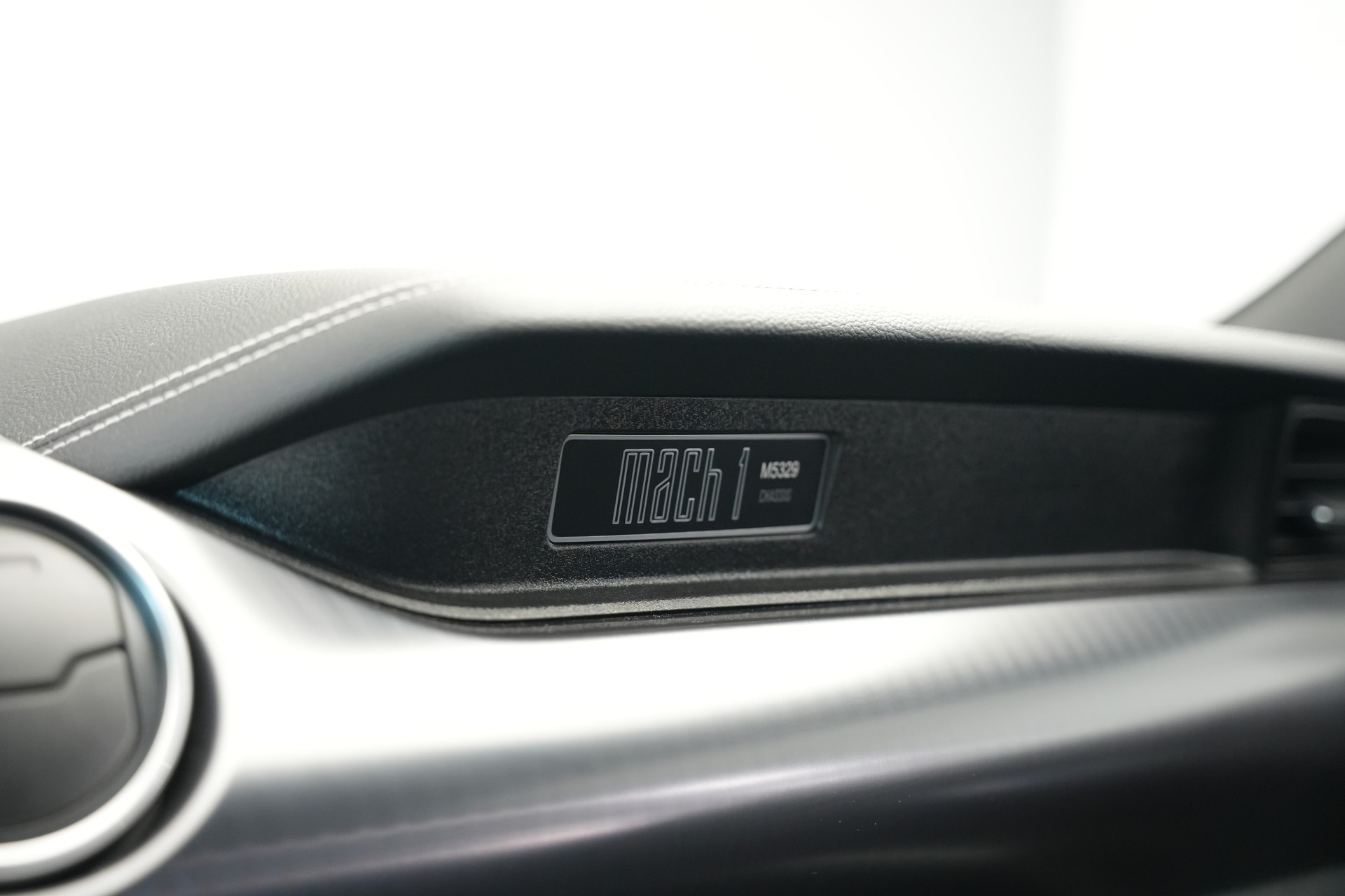 FORD Mustang Fastback 5.0 V8 Mach 1 Automat-image-38
