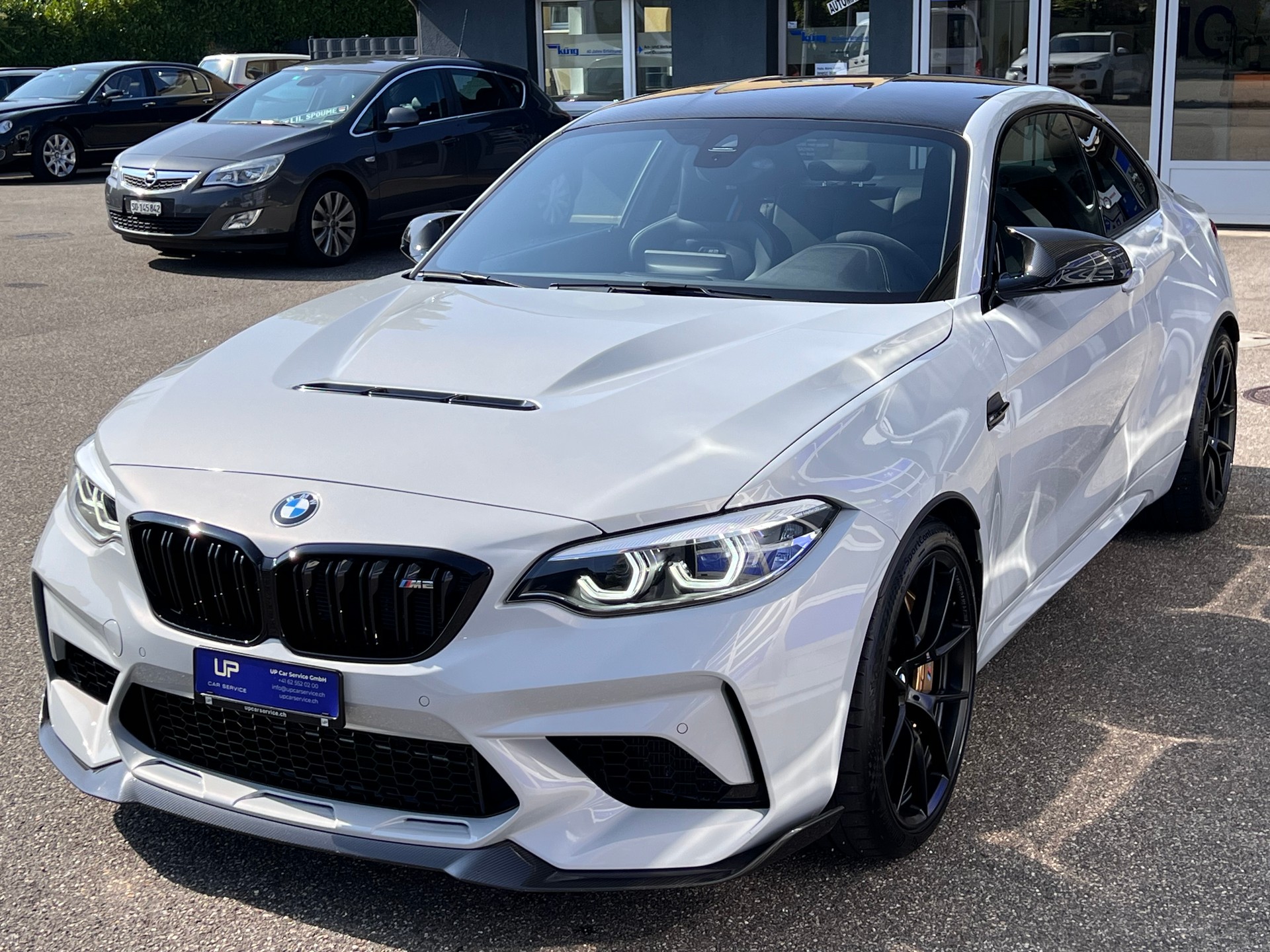 BMW M2 CS-showroom-element-1