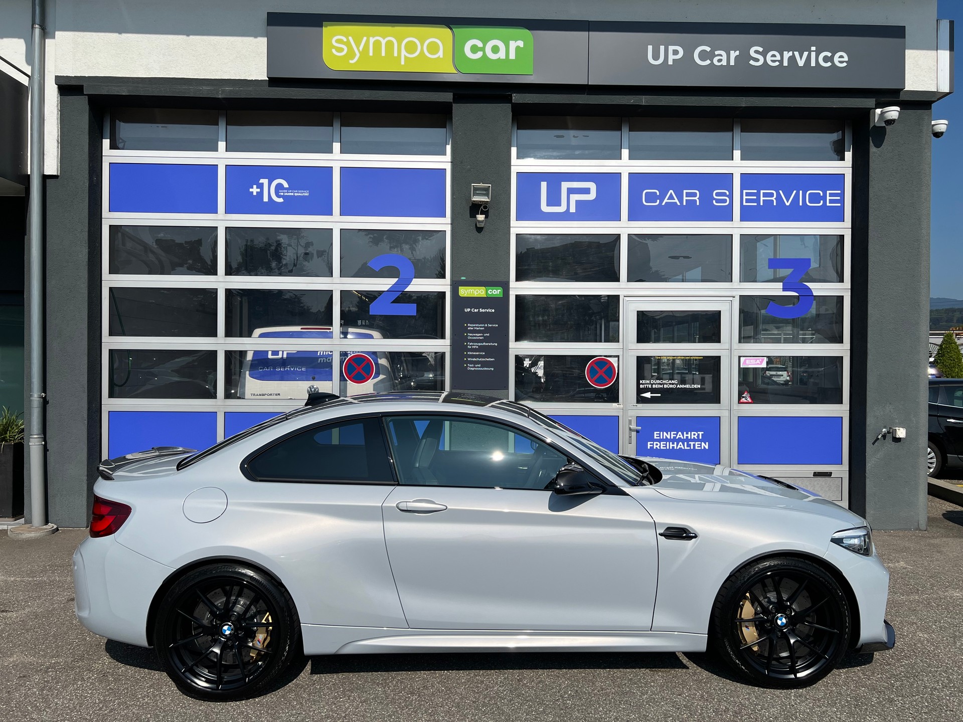 BMW M2 CS-showroom-element-3