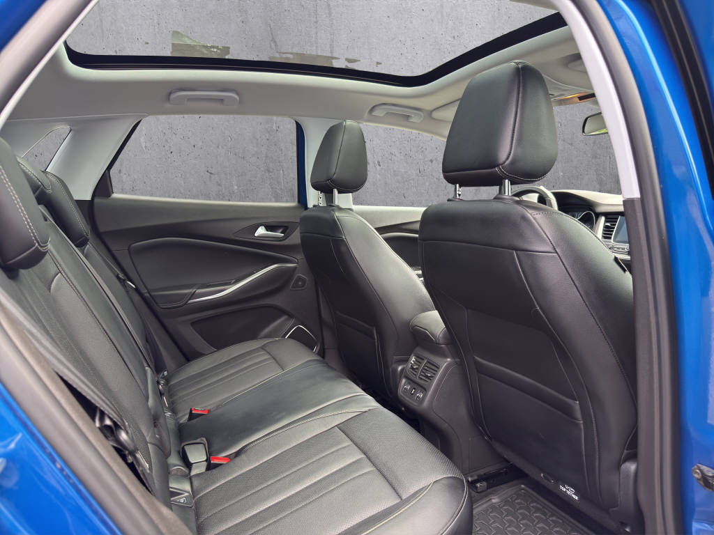 OPEL Grandland X 1.6 T Ultimate-image-12