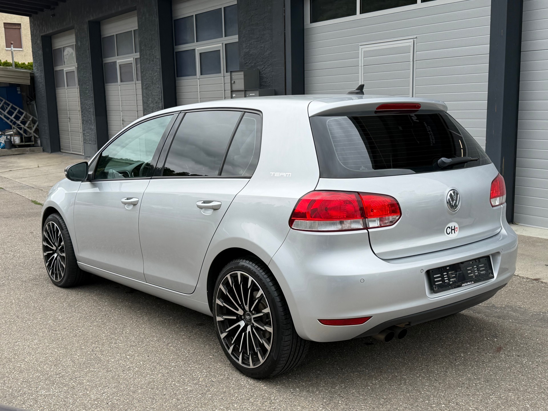 VW Golf 2.0 TDI BlueMotion Technology Team DSG-image-3