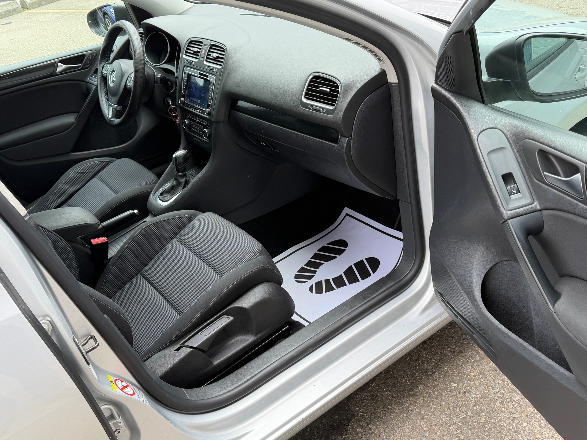 VW Golf 2.0 TDI BlueMotion Technology Team DSG-image-10