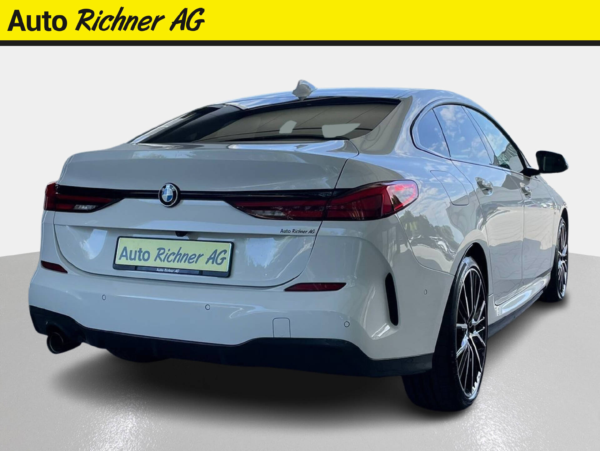 BMW 218i Gran Coupé-showroom-element-3