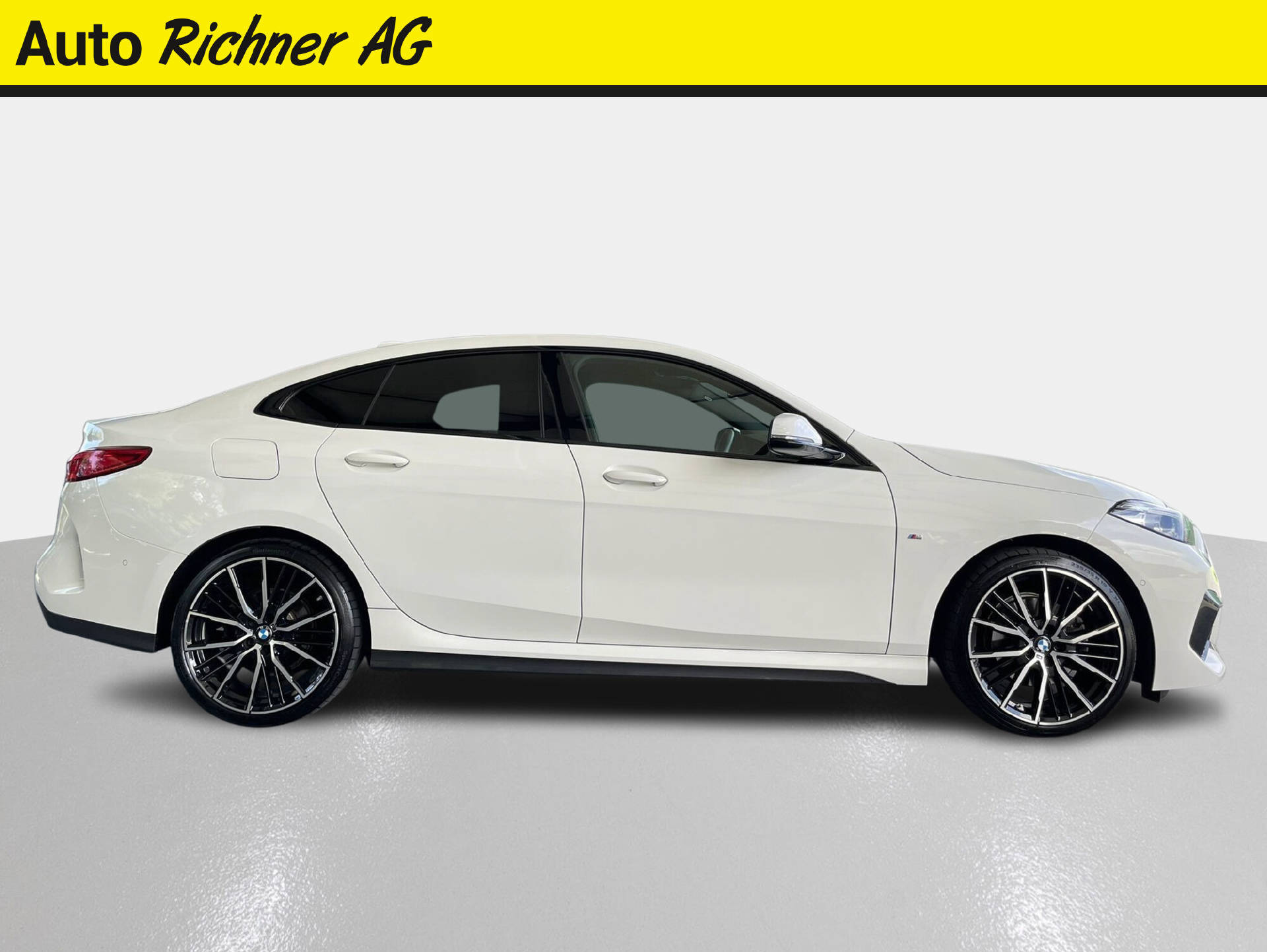 BMW 218i Gran Coupé-showroom-element-2