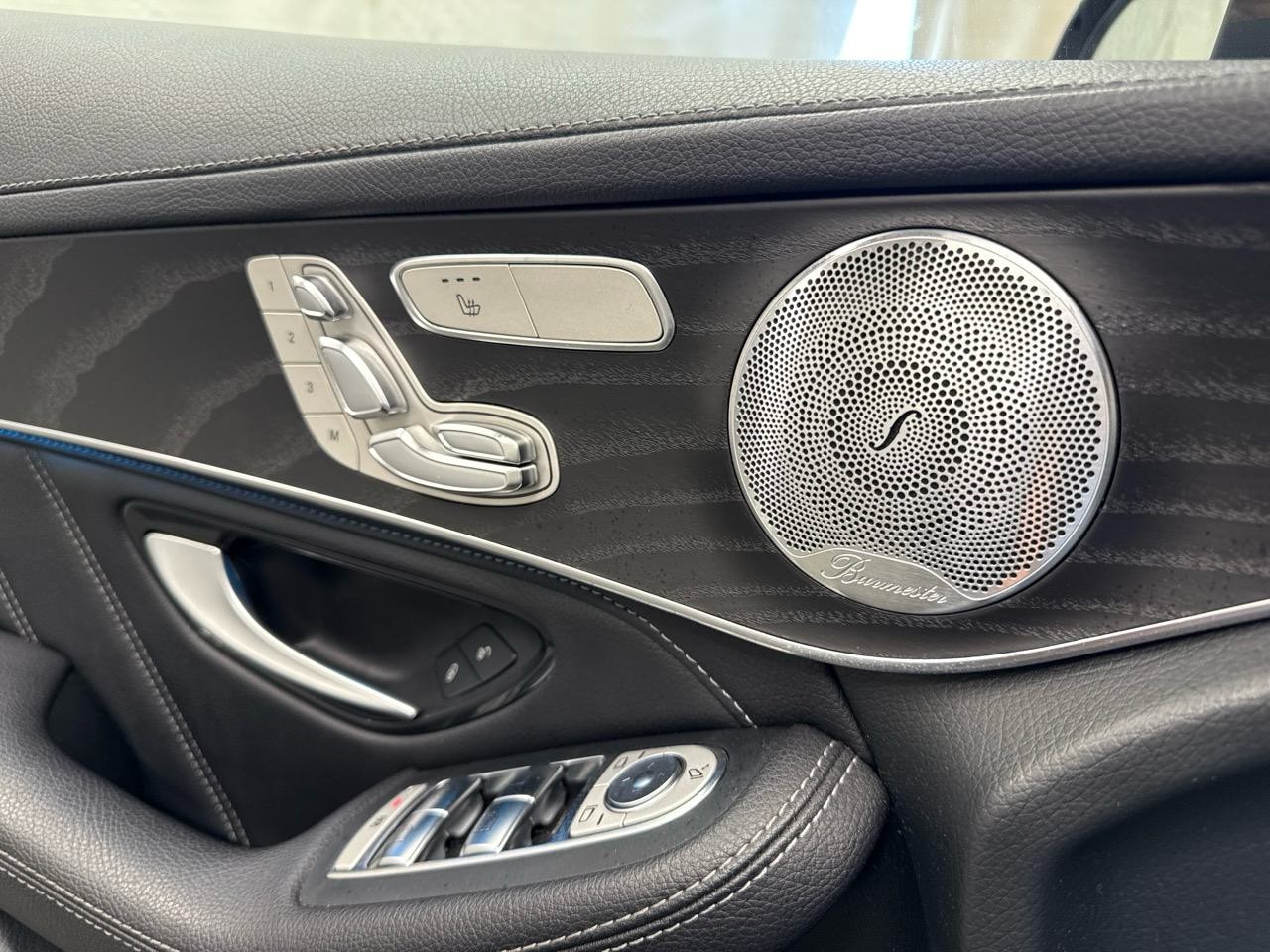 MERCEDES-BENZ GLC 63 S AMG 4Matic+ 9G-Tronic-showroom-element-3
