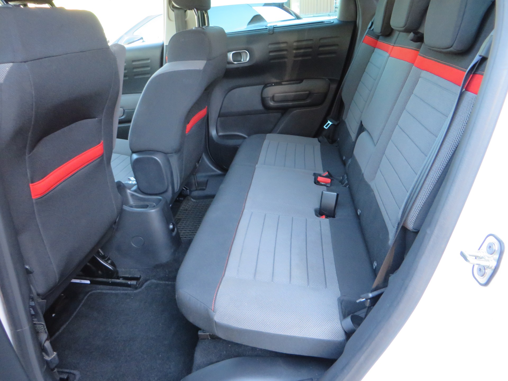 CITROEN C3 Aircross 1.5 BlueHD Shine EAT-image-9