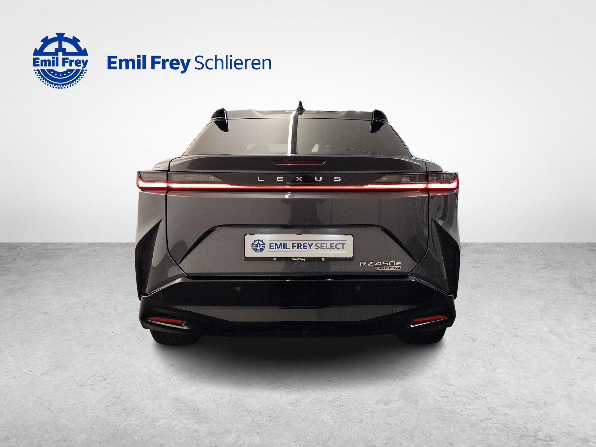 LEXUS RZ 450e Excellence-showroom-element-3