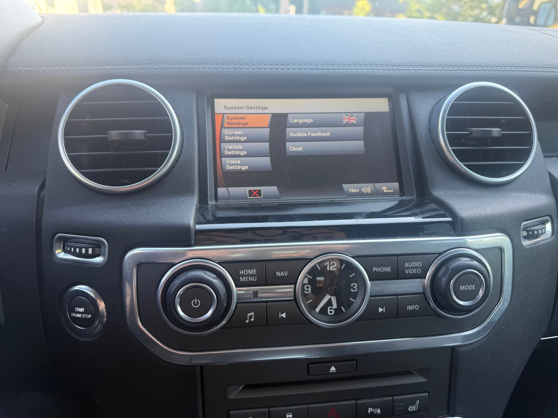 LAND ROVER Discovery 3.0 TDV6 Black&White Automatic-image-11