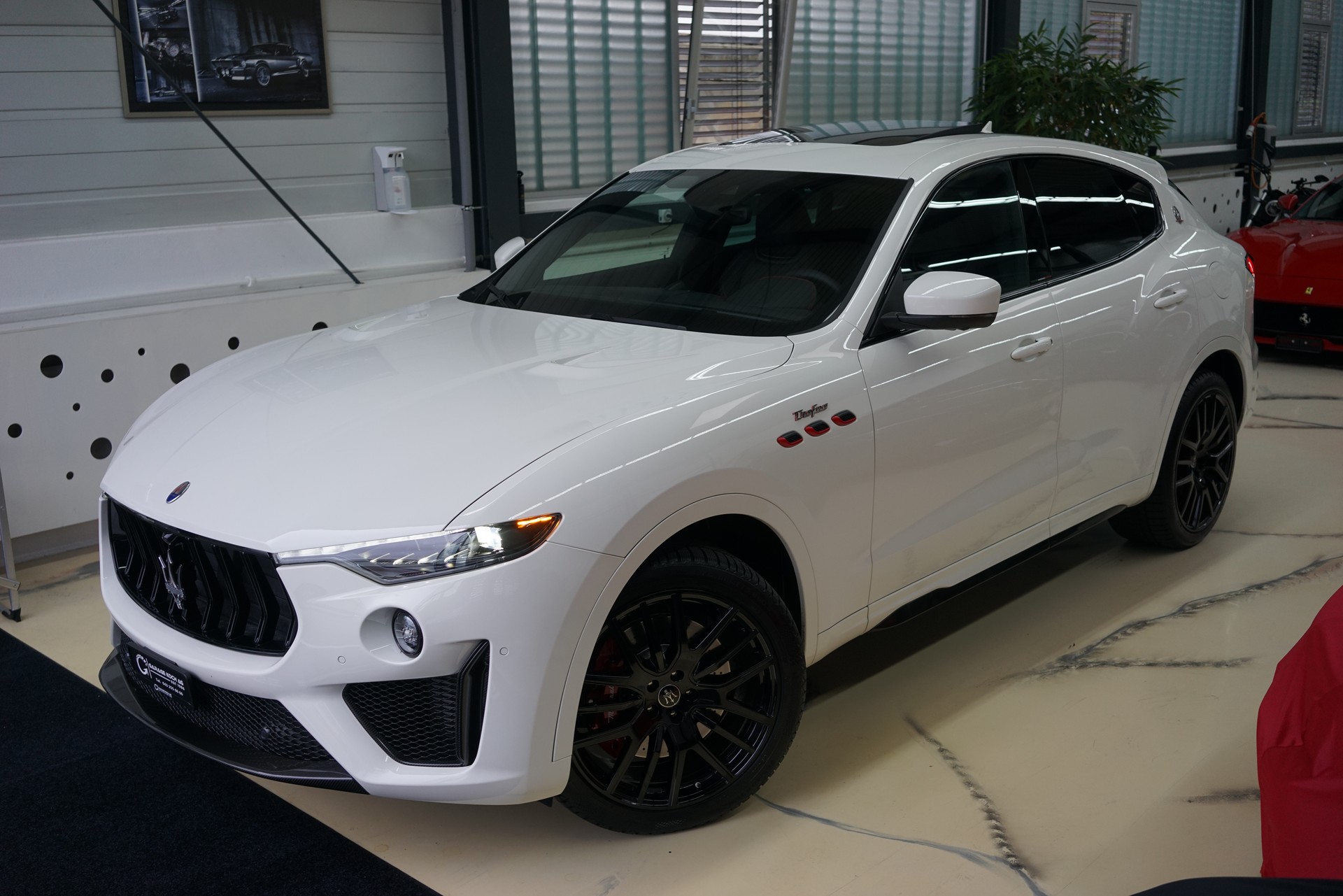 MASERATI Levante 3.8 V8 Trofeo Q4 Automatica-showroom-element-2
