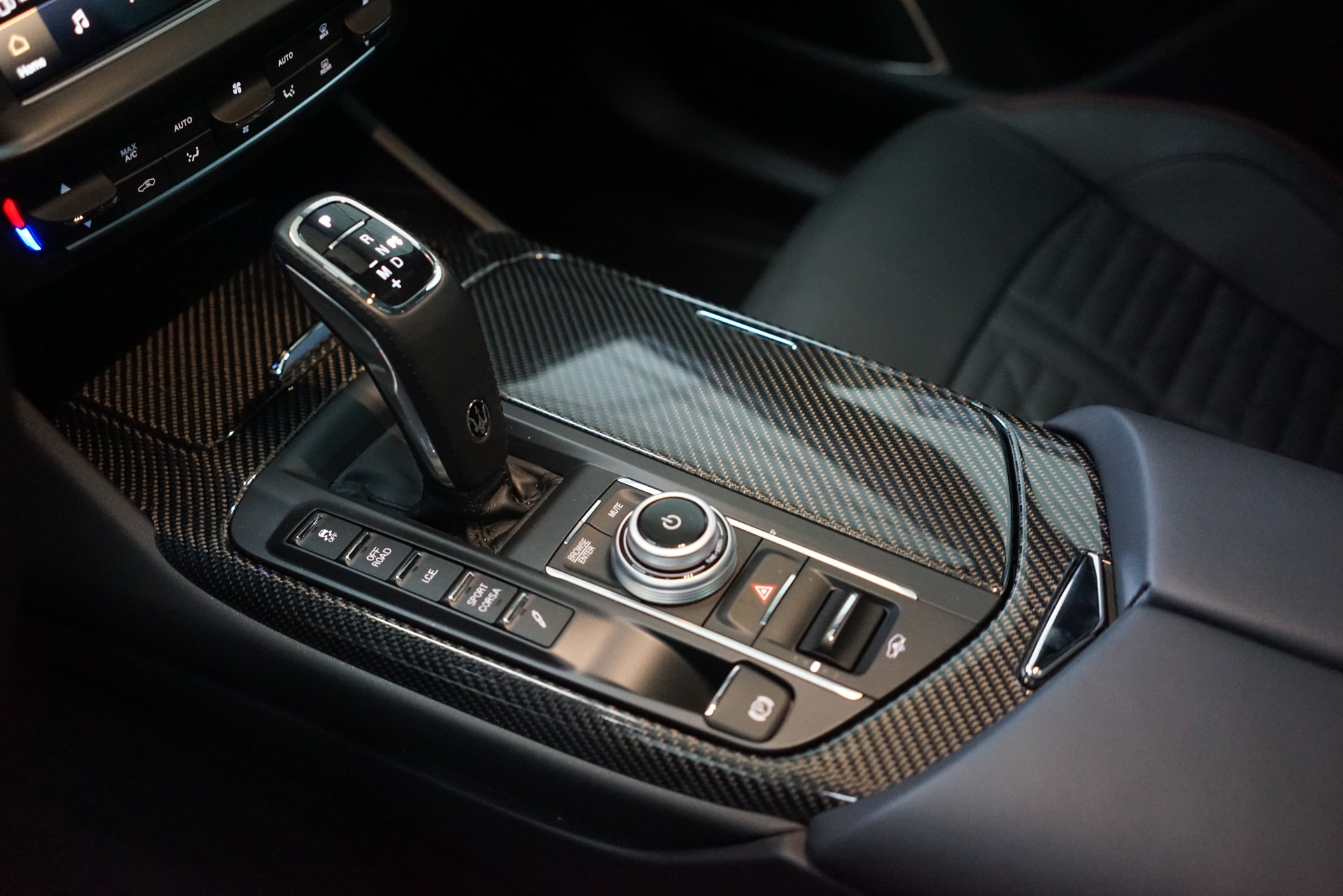 MASERATI Levante 3.8 V8 Trofeo Q4 Automatica-image-18