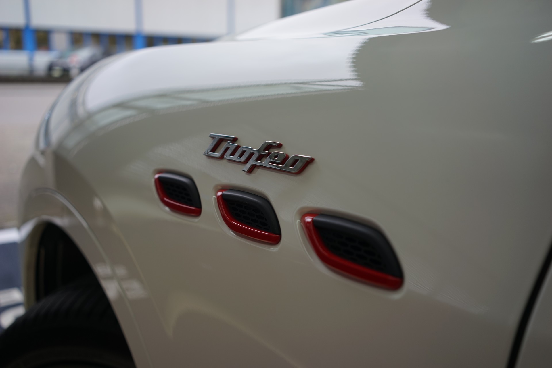 MASERATI Levante 3.8 V8 Trofeo Q4 Automatica-image-4