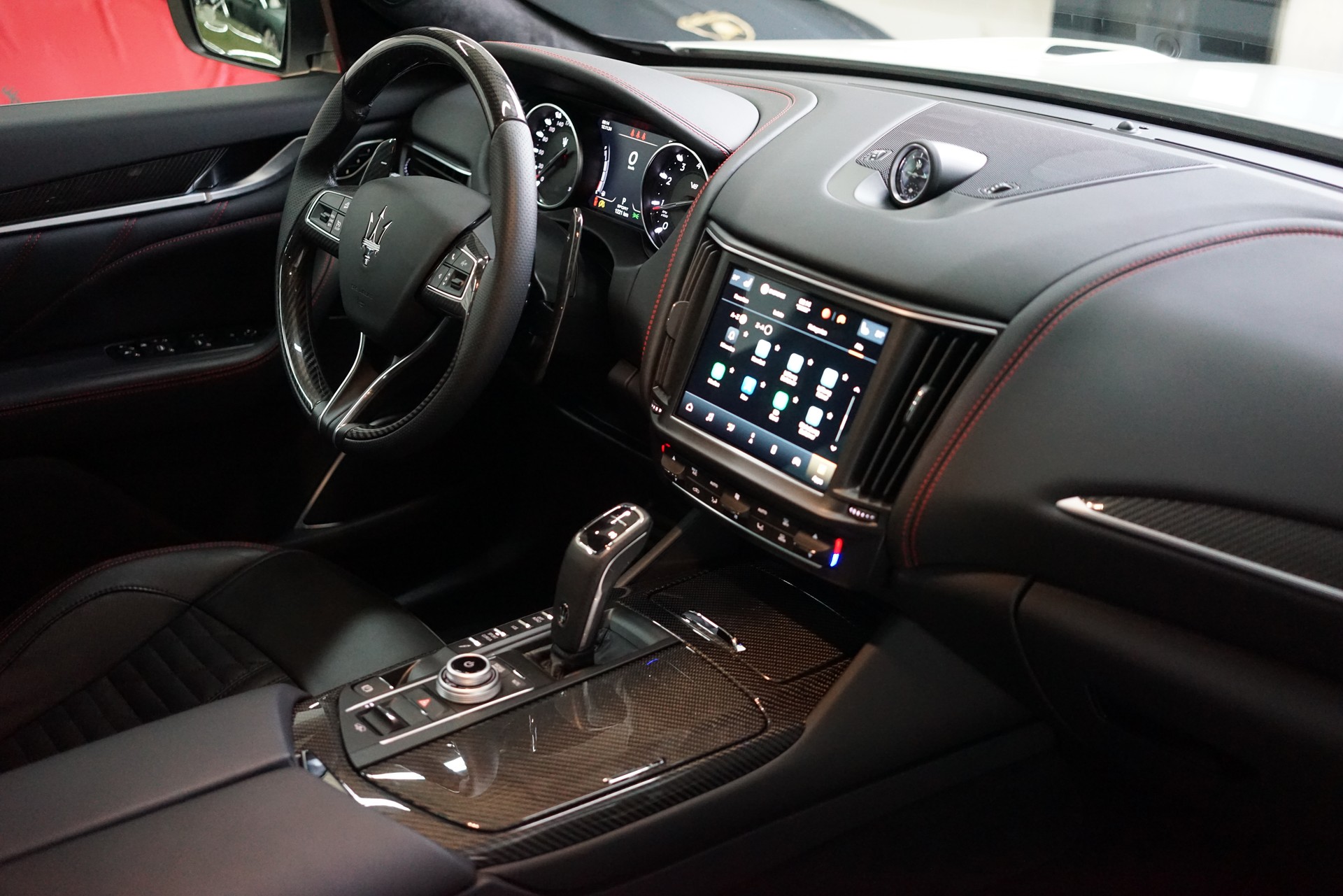 MASERATI Levante 3.8 V8 Trofeo Q4 Automatica-image-25