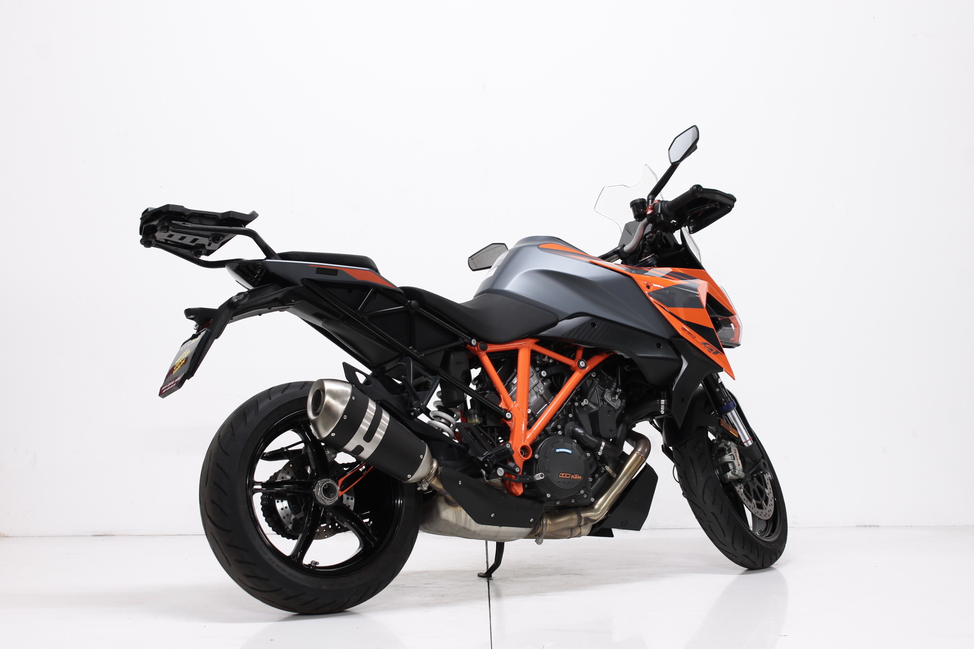 KTM 1290 Super Duke GT-image-2