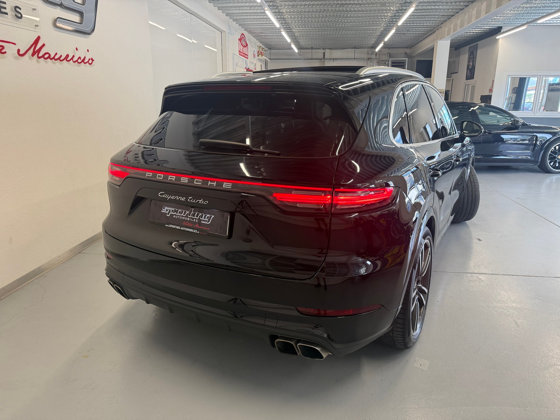 PORSCHE Cayenne Turbo-image-7