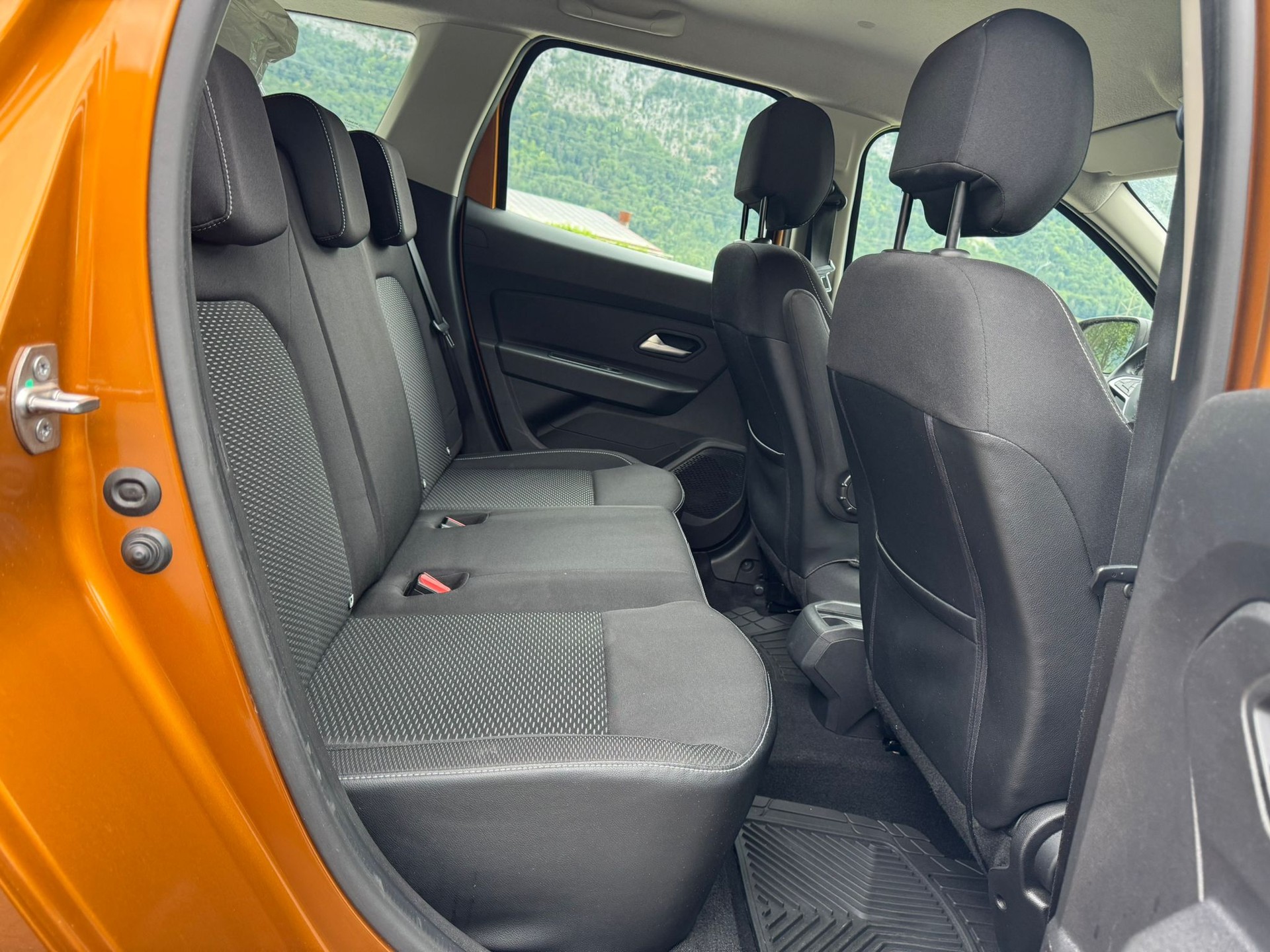 DACIA Duster dCi 110 Comfort 4x4-image-10