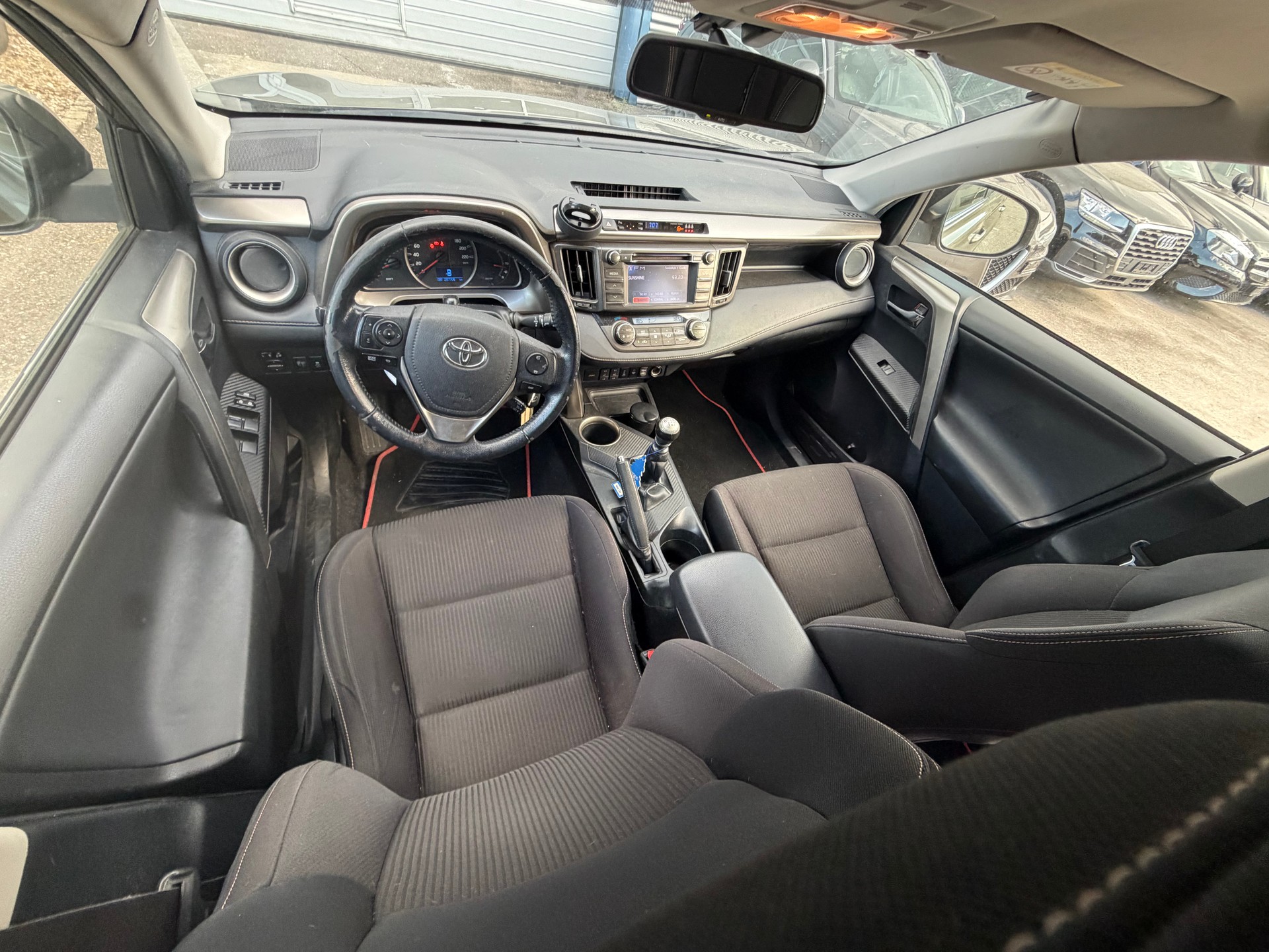 TOYOTA RAV-4 2.2D-4D Sol-image-8