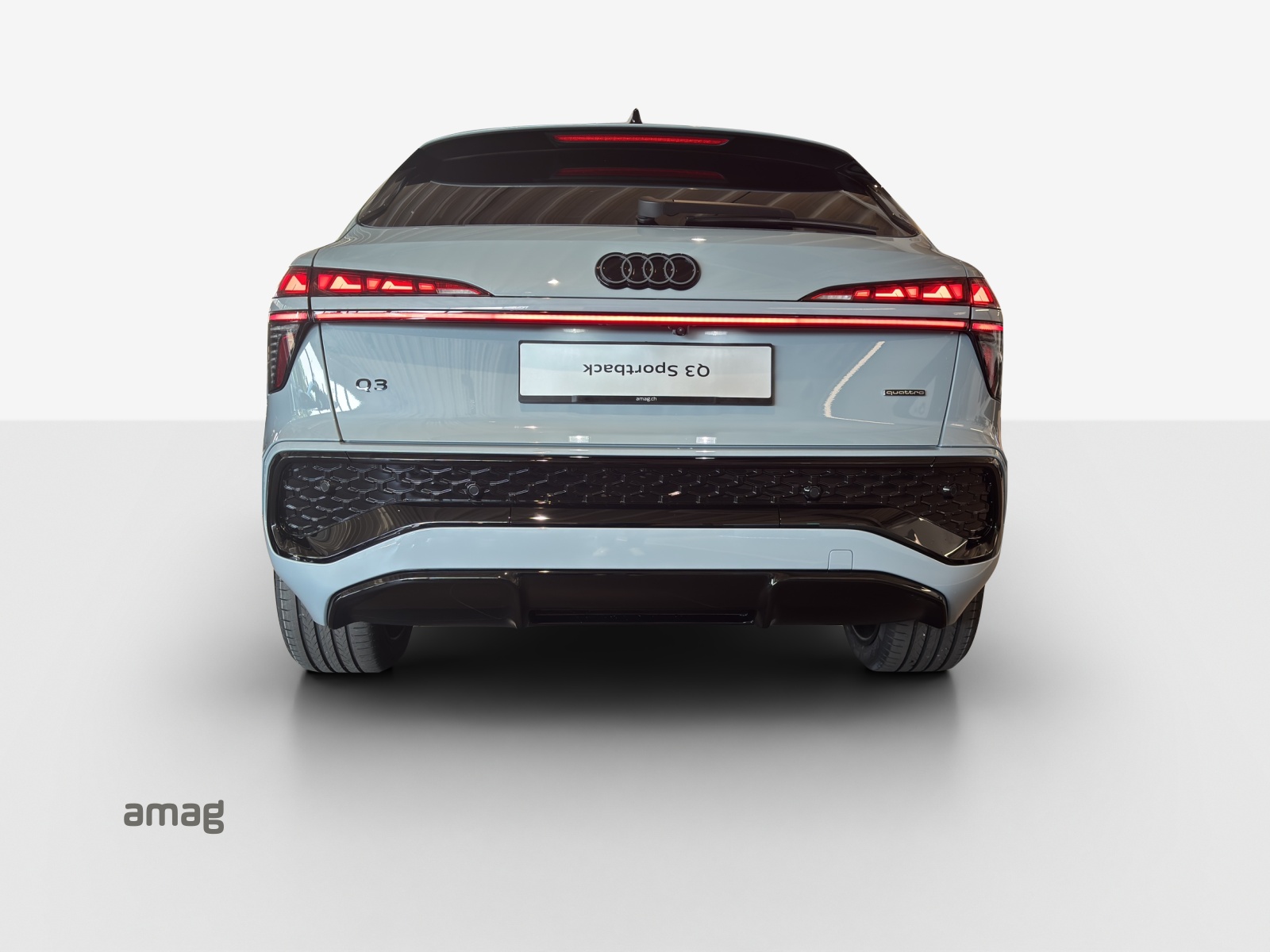 AUDI Q3 Sportback TFSI quattro 195 kW S tronic-showroom-element-3