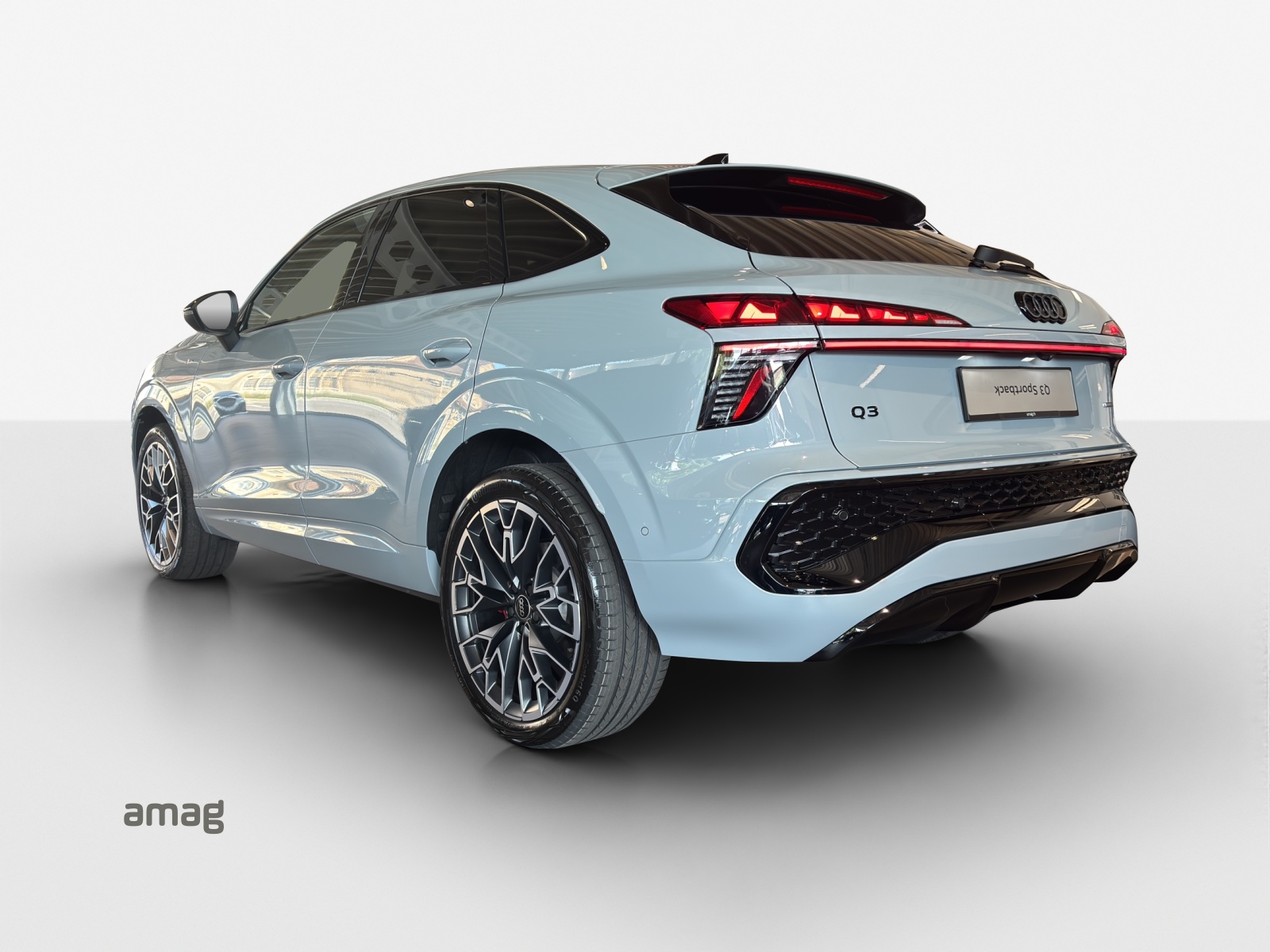 AUDI Q3 Sportback TFSI quattro 195 kW S tronic-showroom-element-2