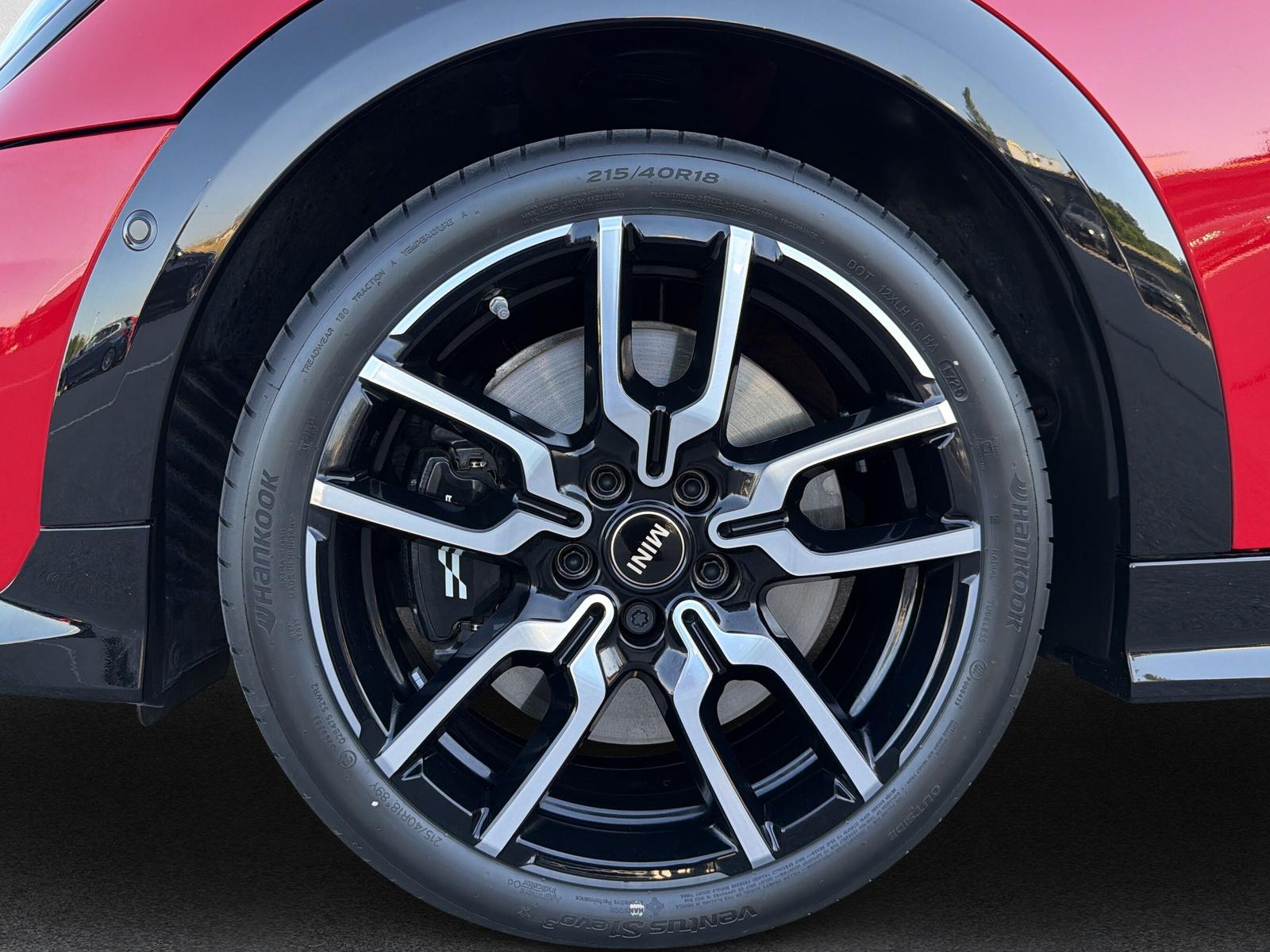 MINI Cooper S JCW Trim F65 2.0i (CH)-image-9