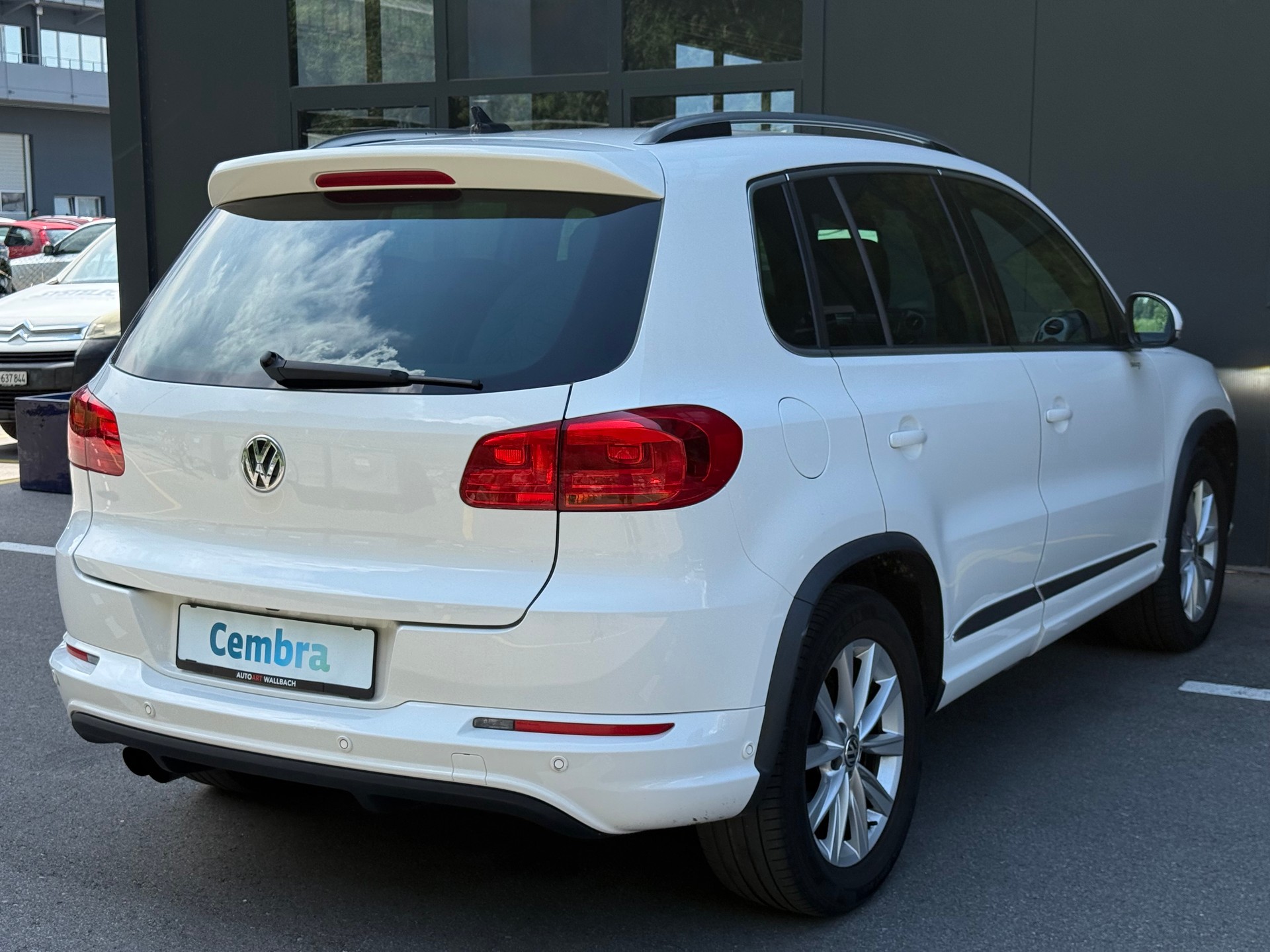 VW Tiguan 2.0 TSI R-Line Design 4Motion DSG-image-4