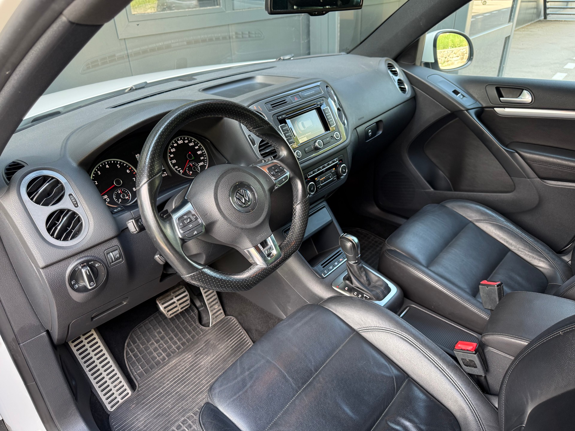 VW Tiguan 2.0 TSI R-Line Design 4Motion DSG-image-6