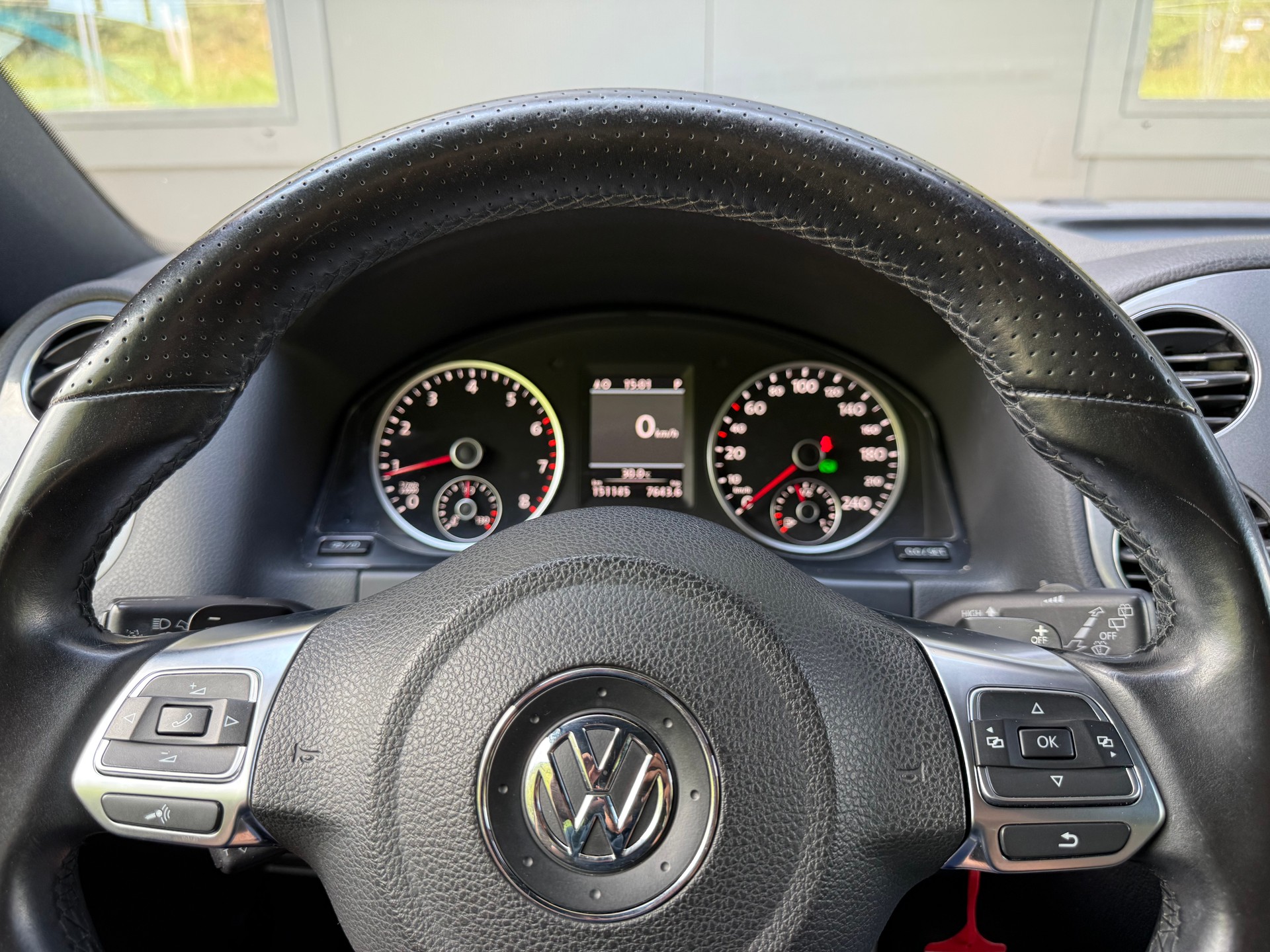 VW Tiguan 2.0 TSI R-Line Design 4Motion DSG-image-10