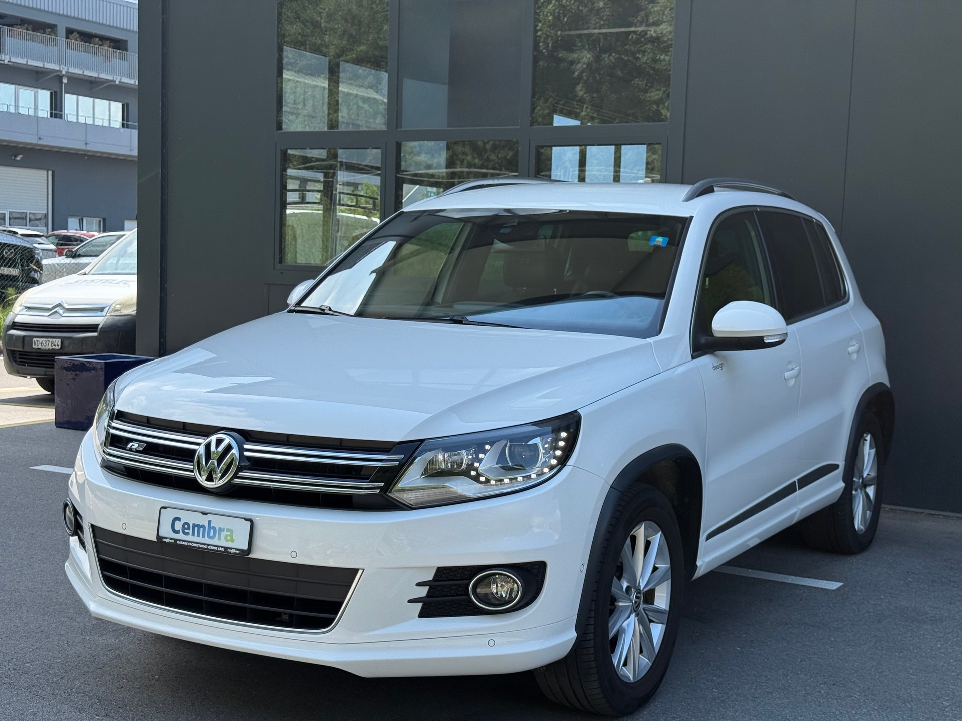 VW Tiguan 2.0 TSI R-Line Design 4Motion DSG-showroom-element-1