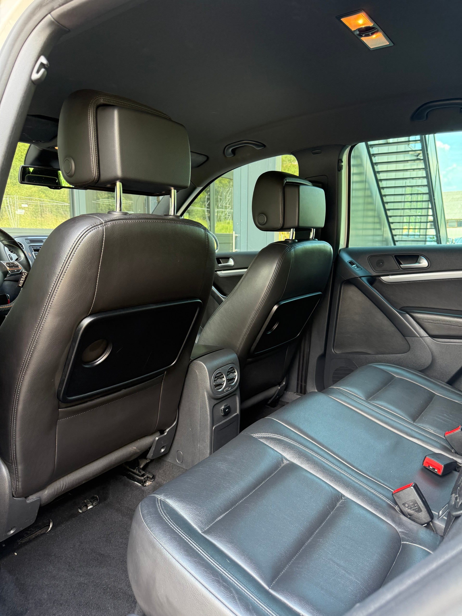 VW Tiguan 2.0 TSI R-Line Design 4Motion DSG-image-11