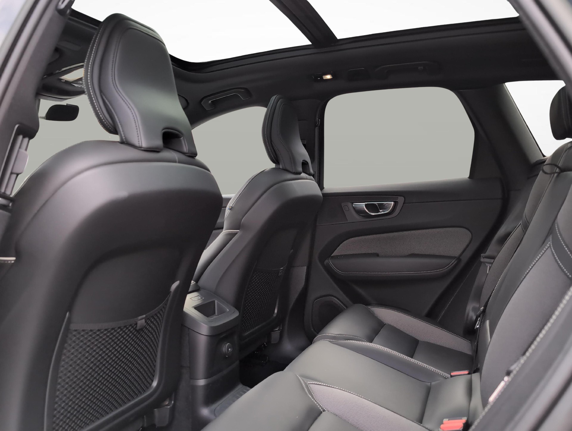 VOLVO XC60 2.0 T6 TE Ultimate Dark eAWD-image-10